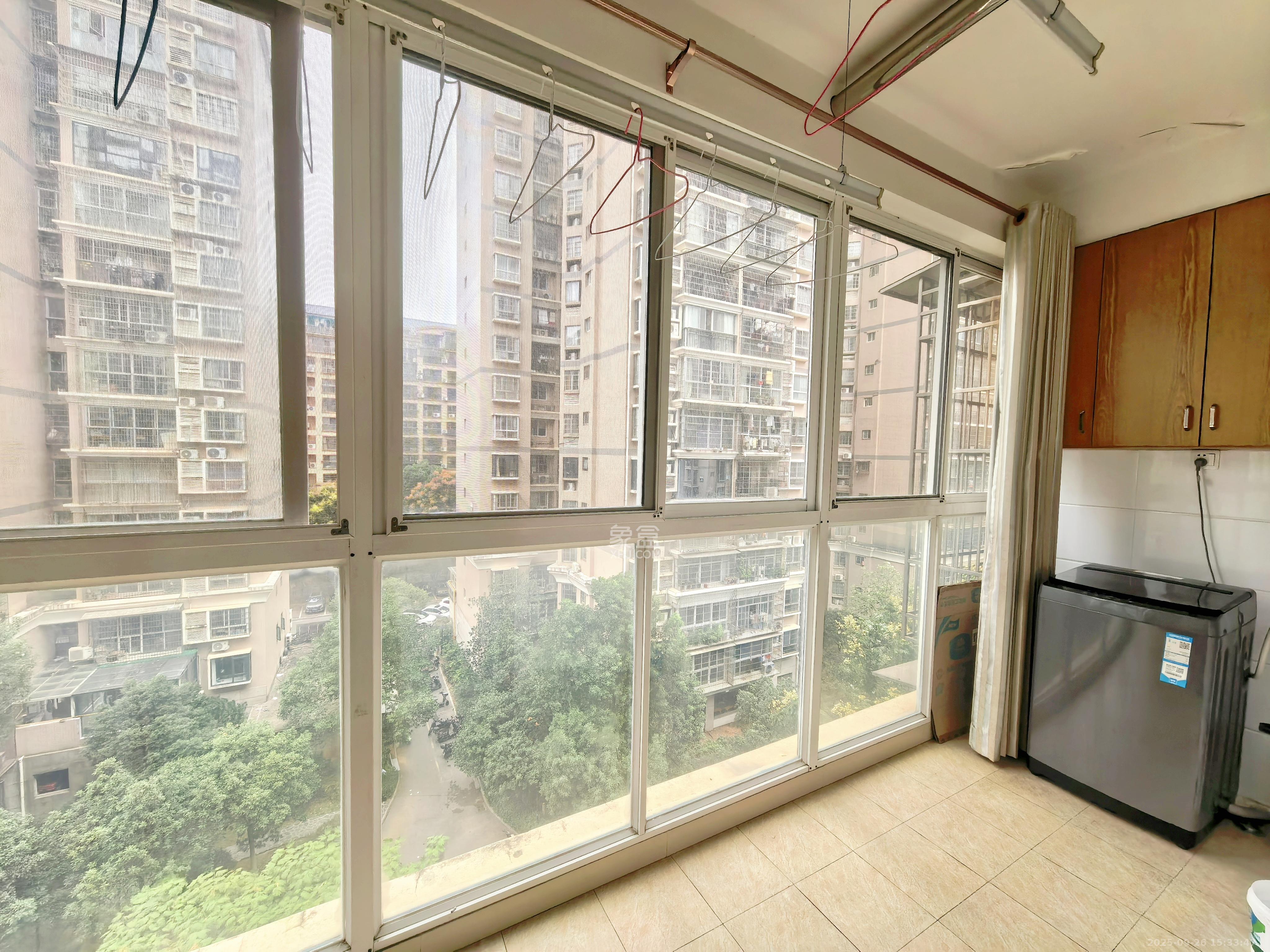 城市山水豪园(山水城市风景) 1室2厅2卫 2700.0元/月 城市山水豪园(山水城市风景) 1室2厅2卫 2700.0元/月室内图