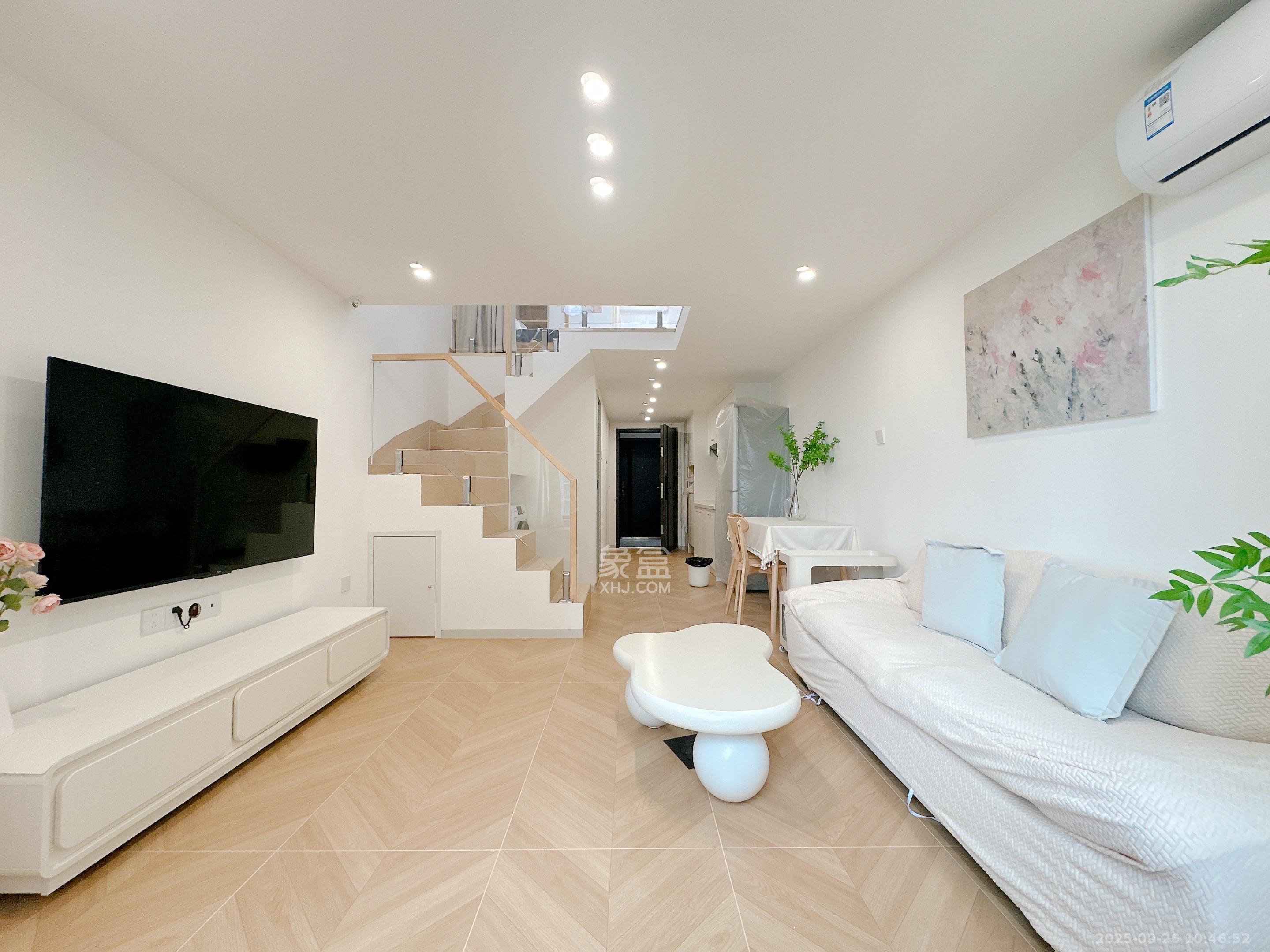 建发养云 1室0厅0卫 2700.0元/月 建发养云 1室0厅0卫 2700.0元/月室内图