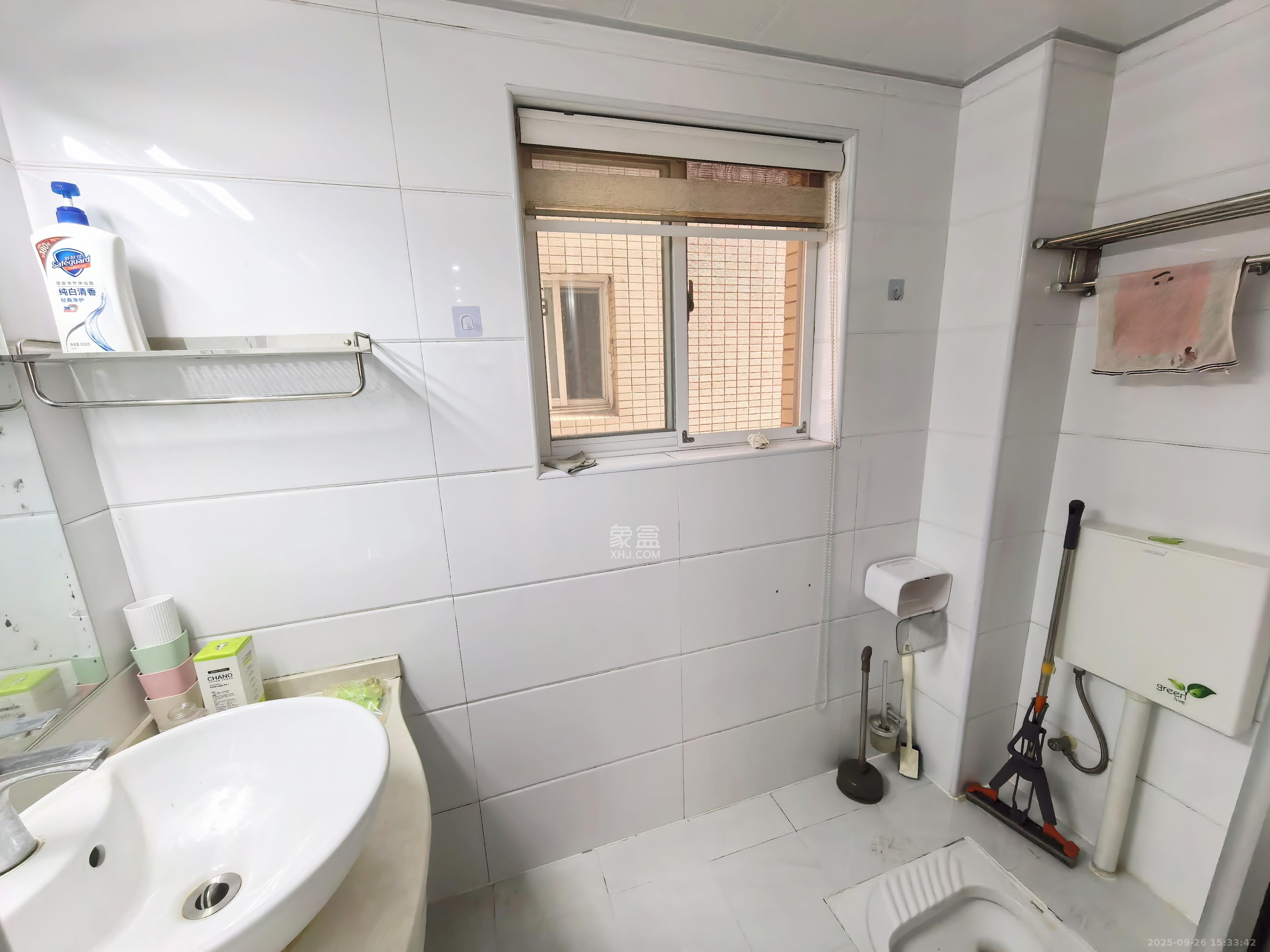 城市山水豪园(山水城市风景) 1室2厅2卫 2700.0元/月 城市山水豪园(山水城市风景) 1室2厅2卫 2700.0元/月室内图