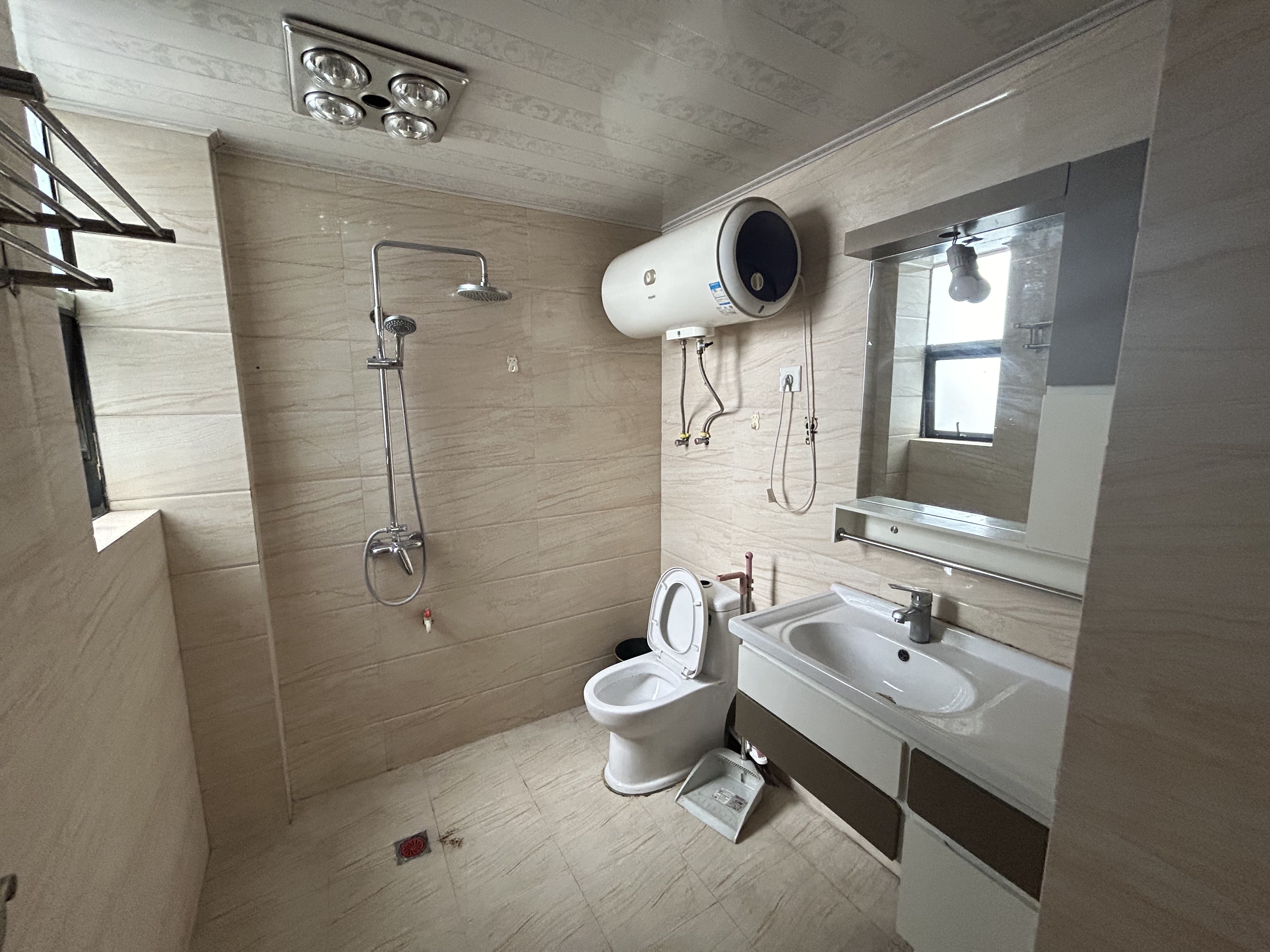 宏天绿城 2室2厅1卫 1500.0元/月 宏天绿城 2室2厅1卫 1500.0元/月室内图