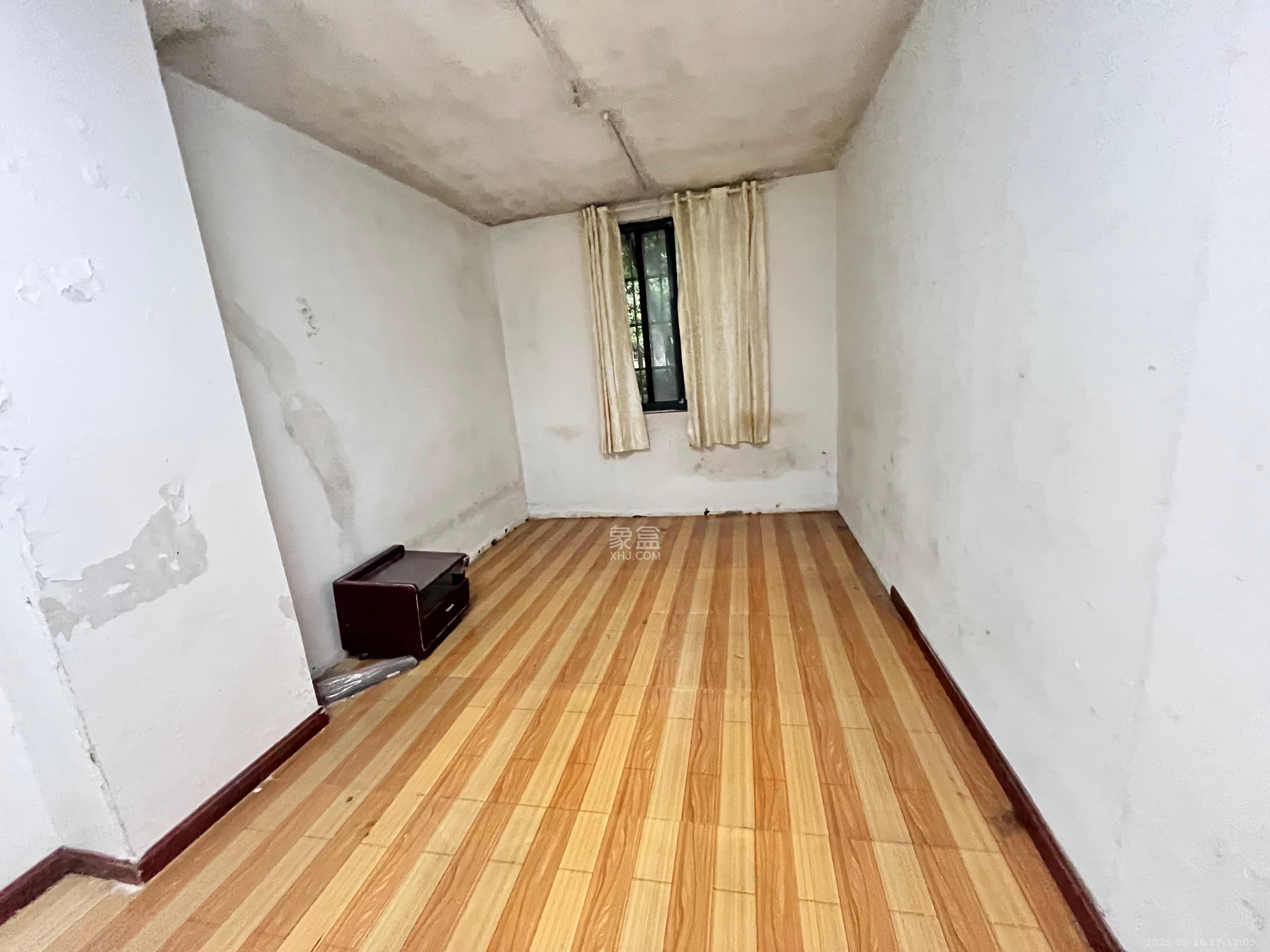 星城世家 4室2厅2卫 3000.0元/月 星城世家 4室2厅2卫 3000.0元/月室内图