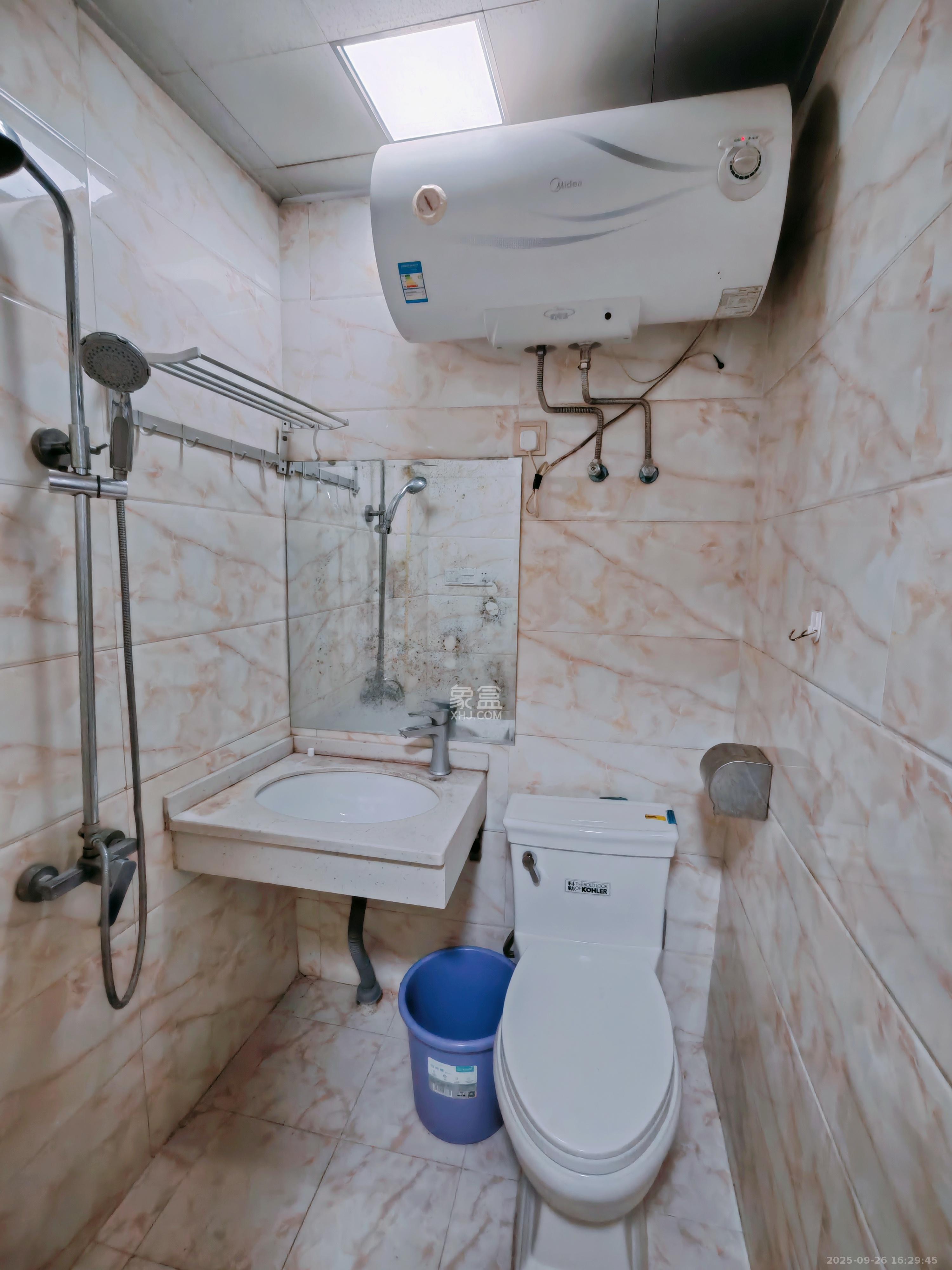 绿地中央广场 1室0厅1卫 1300.0元/月 绿地中央广场 1室0厅1卫 1300.0元/月室内图