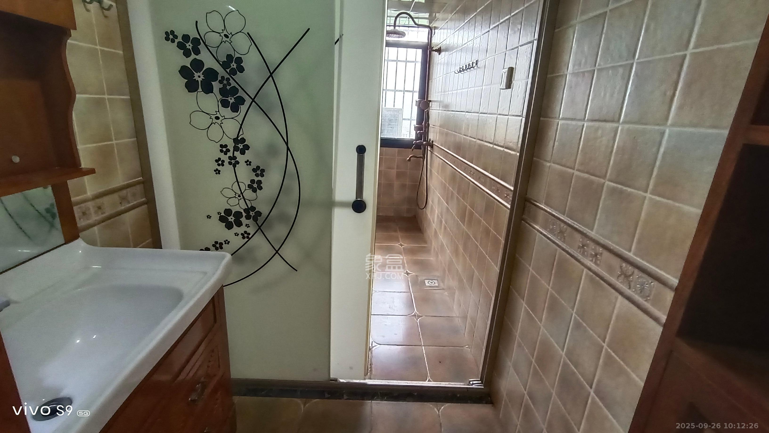 爱琴海岸  3室2厅2卫    2500.0元/月室内图