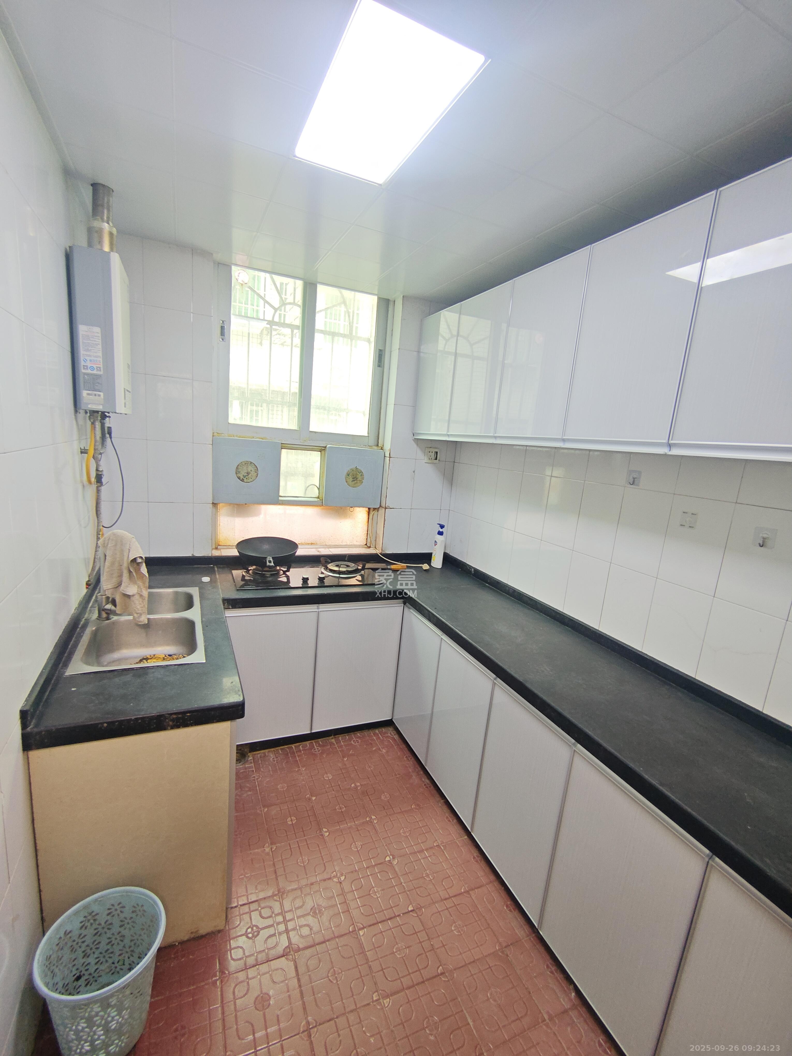 马王堆陶瓷城新合区  3室1厅1卫    1900.0元/月室内图