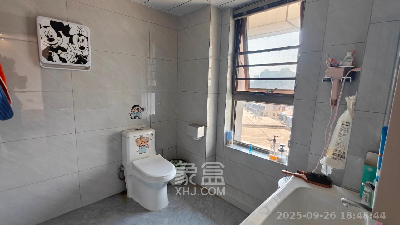 潮宗御苑 4室2厅2卫 14800.0元/月 潮宗御苑 4室2厅2卫 14800.0元/月室内图