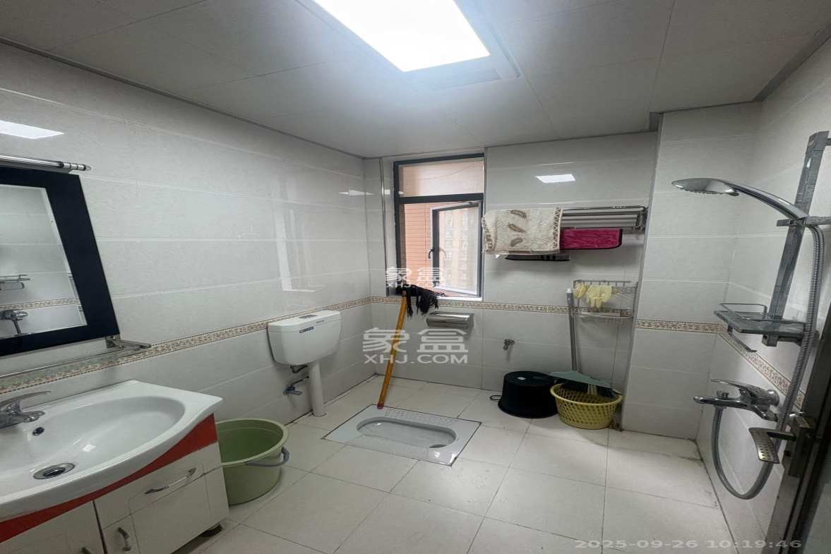 联诚国际城  2室1厅1卫    1400.0元/月 联诚国际城  2室1厅1卫    1400.0元/月室内图