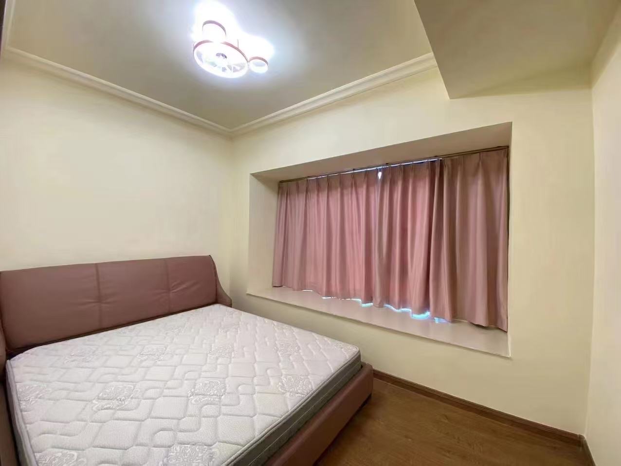 富力碧桂园衡中心  4室2厅2卫    3980.0元/月室内图