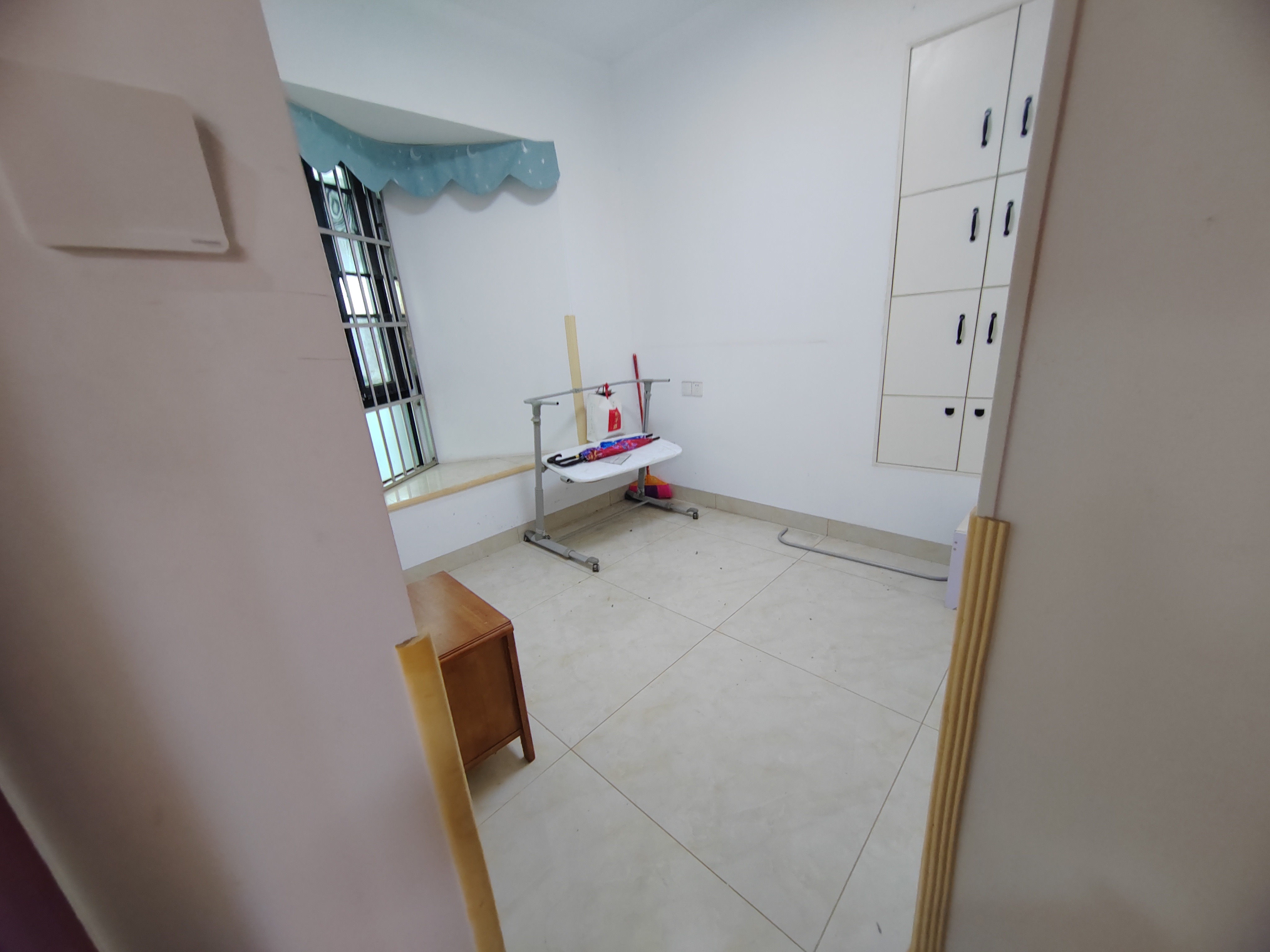 蓝海瑞园  2室2厅1卫    95.0万客厅