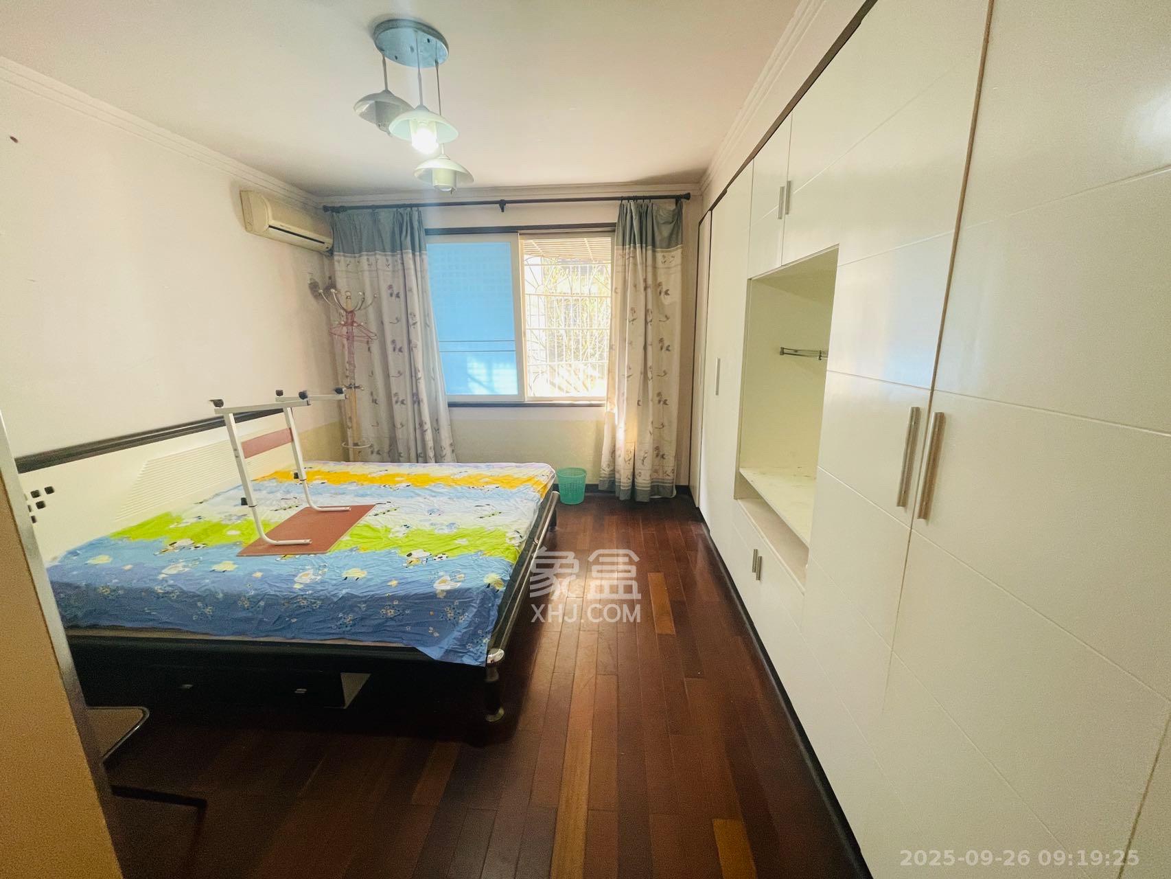 楚湘公寓 3室2厅1卫 2200.0元/月 楚湘公寓 3室2厅1卫 2200.0元/月室内图