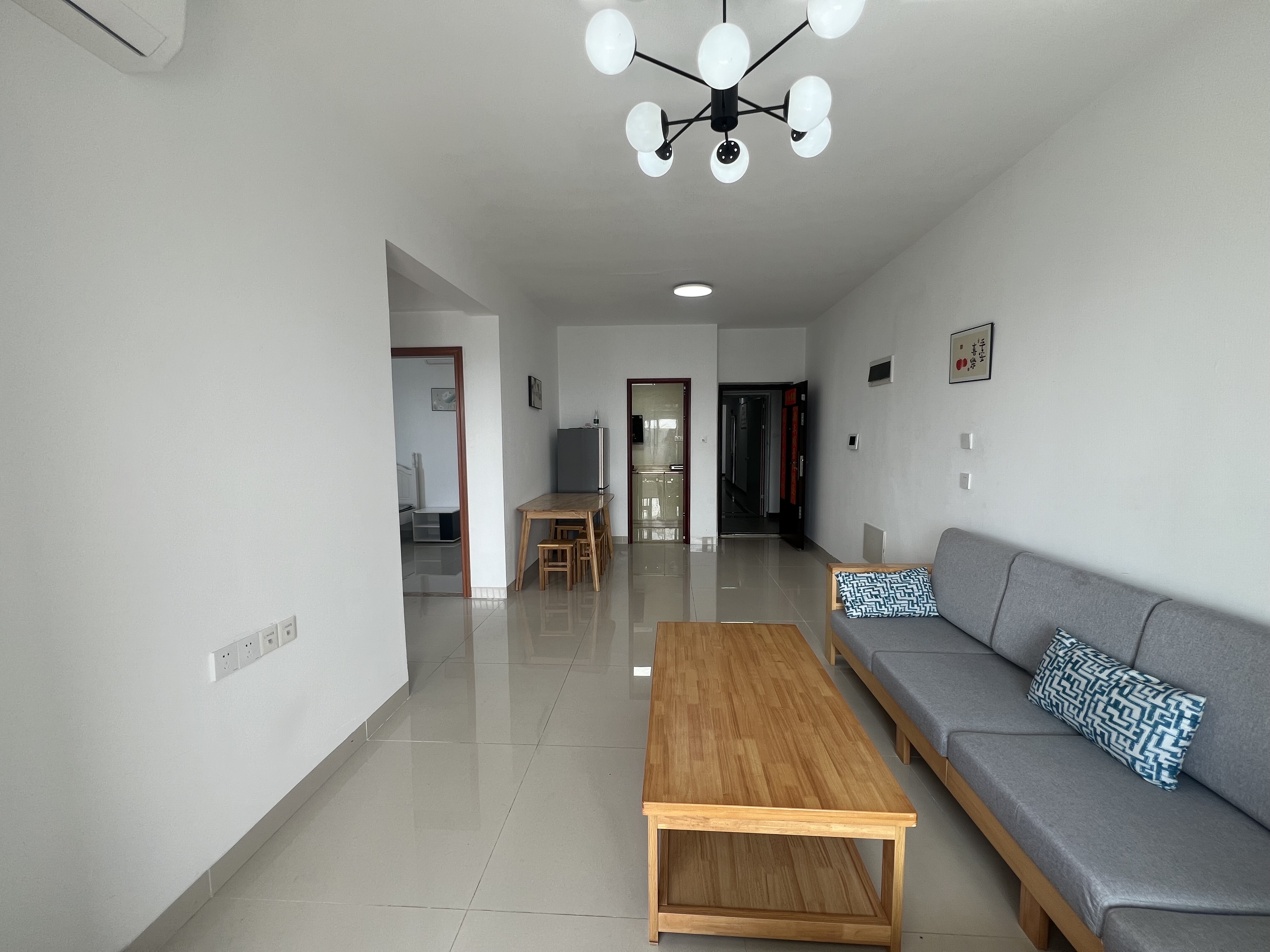 龙城新景 2室2厅1卫 2600.0元/月 龙城新景 2室2厅1卫 2600.0元/月室内图