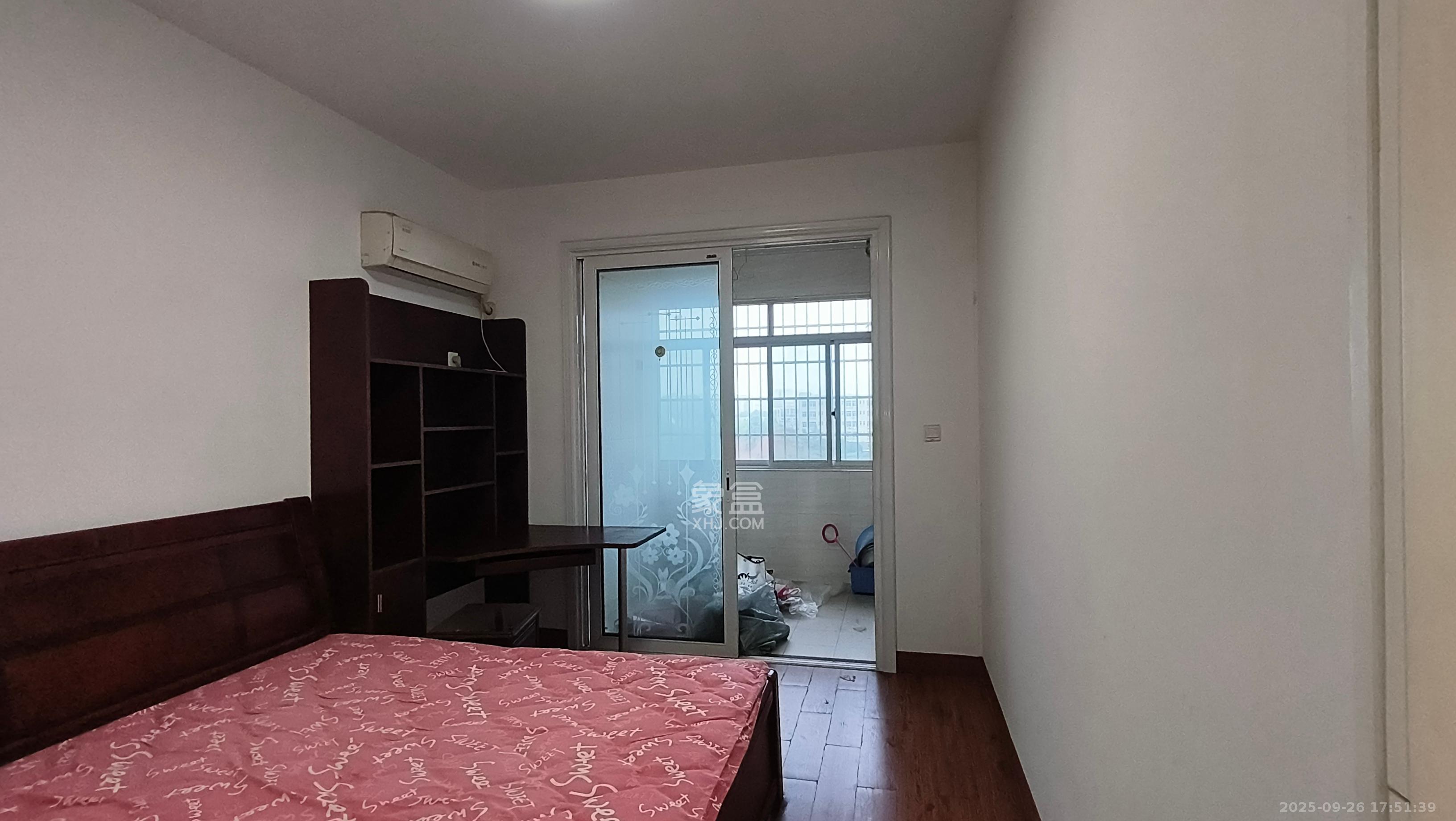 八一小区  3室2厅2卫    2000.0元/月室内图