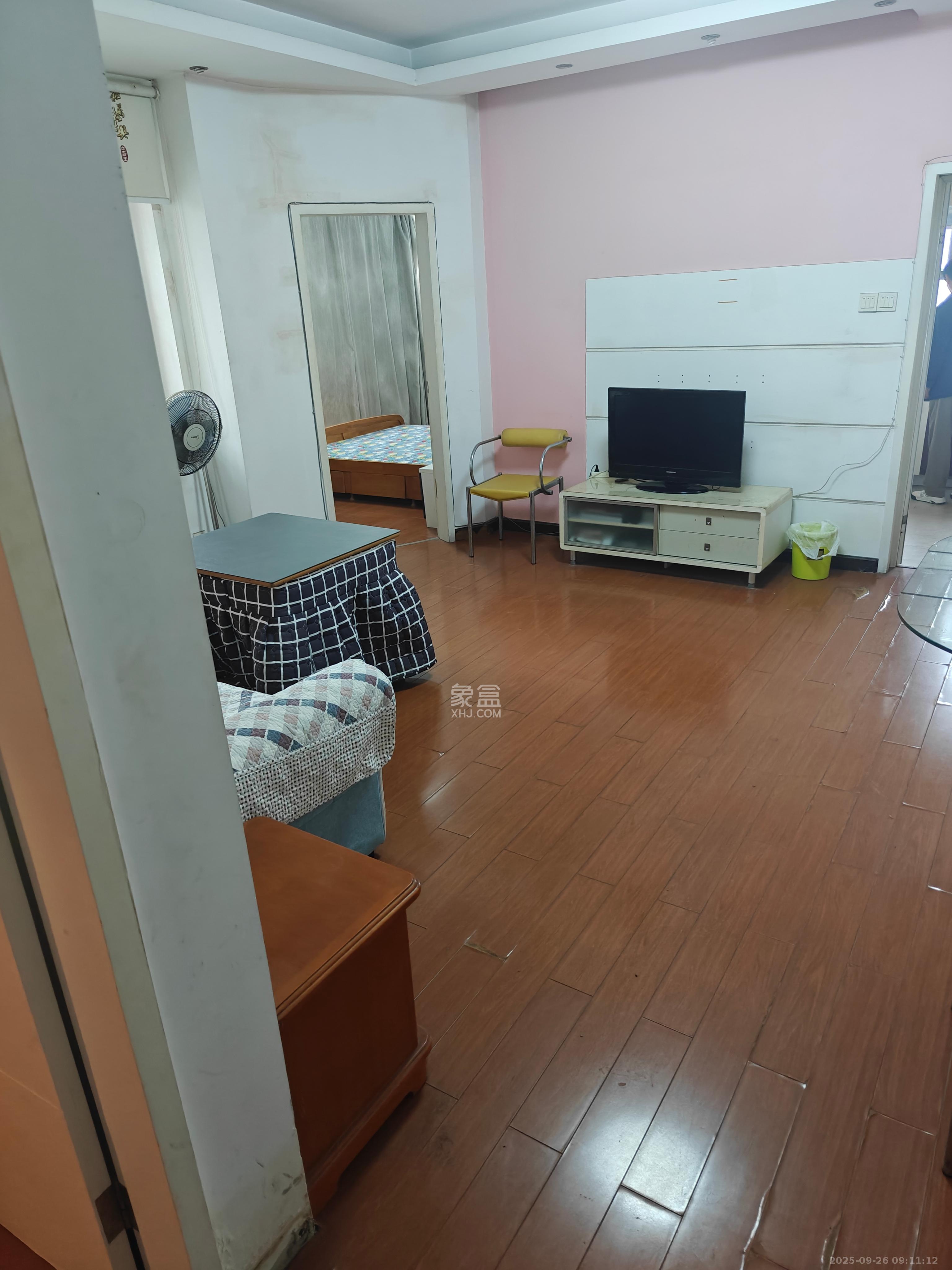 新楚天扶华庭  2室1厅1卫    2400.0元/月室内图