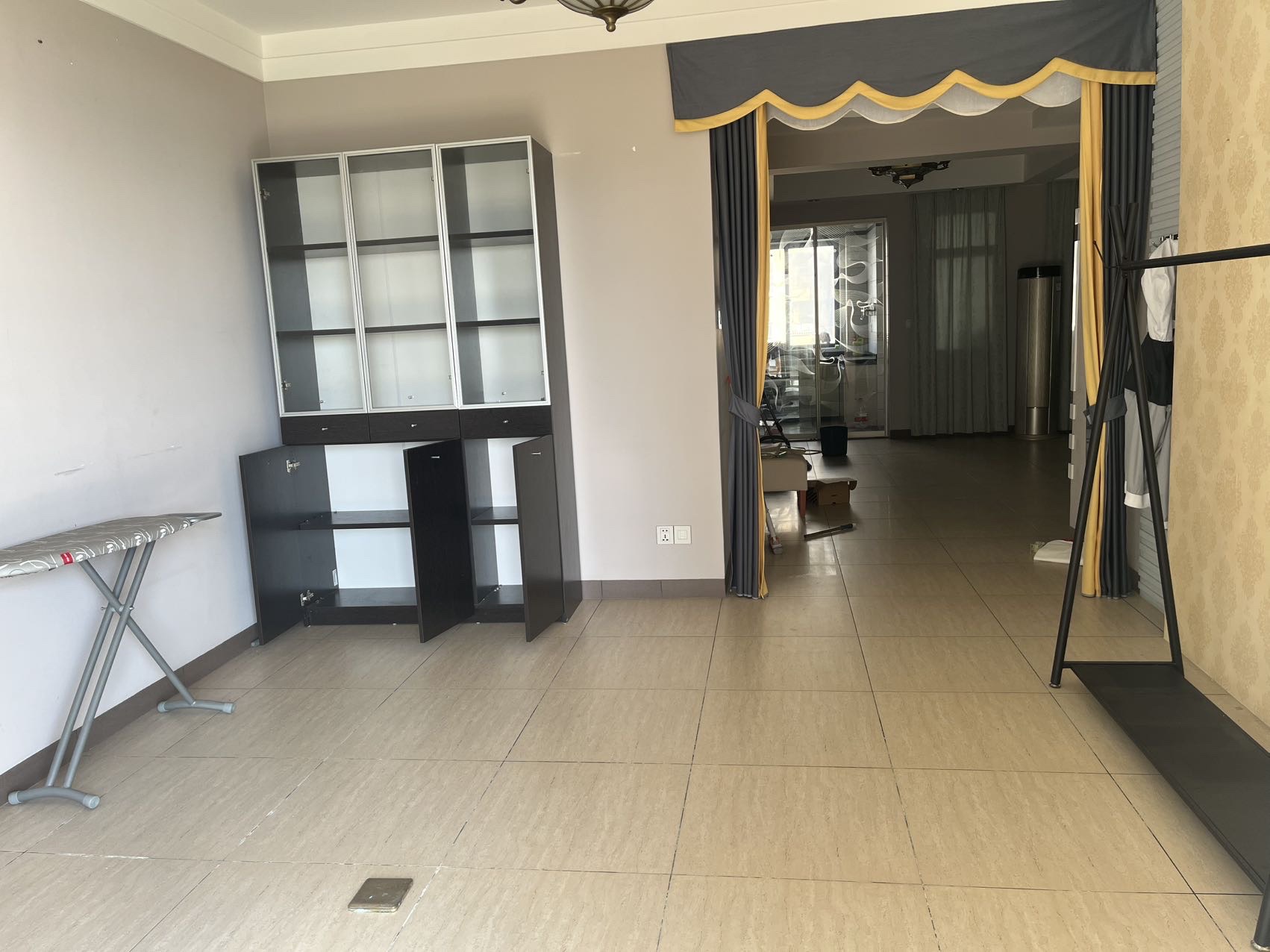 枫丹白露 3室2厅2卫 3200.0元/月 枫丹白露 3室2厅2卫 3200.0元/月室内图