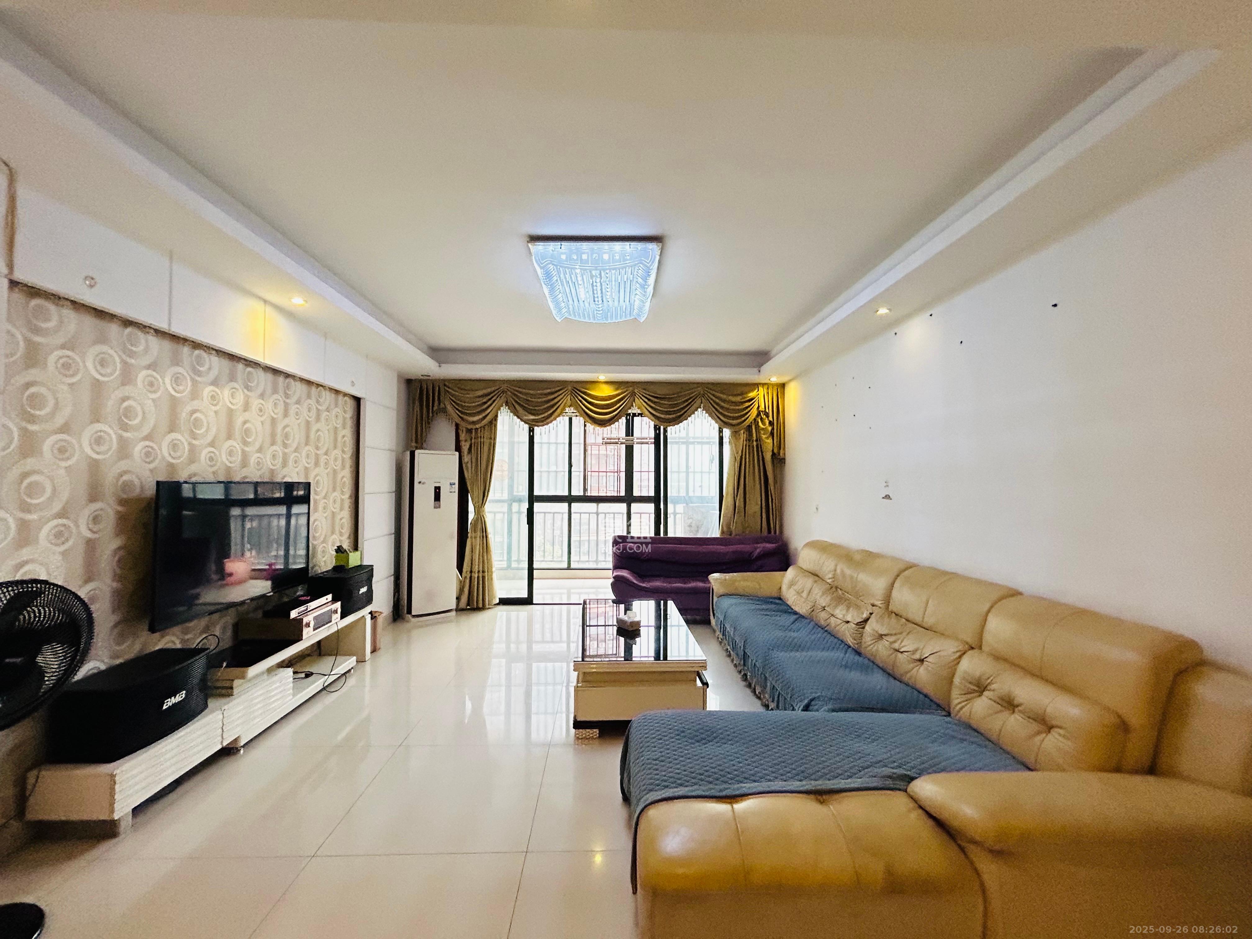 麓谷公馆(涉外国际公馆)  3室2厅2卫    2500.0元/月 麓谷公馆(涉外国际公馆)  3室2厅2卫    2500.0元/月