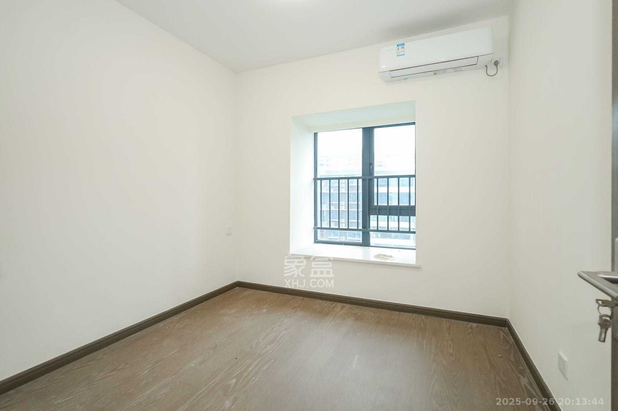 滨江府1913 4室2厅2卫 4500.0元/月 滨江府1913 4室2厅2卫 4500.0元/月室内图