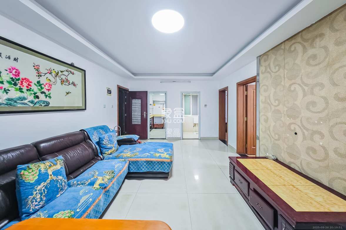 天凯东苑 2室1厅1卫 56.0万 天凯东苑 2室1厅1卫 56.0万客厅