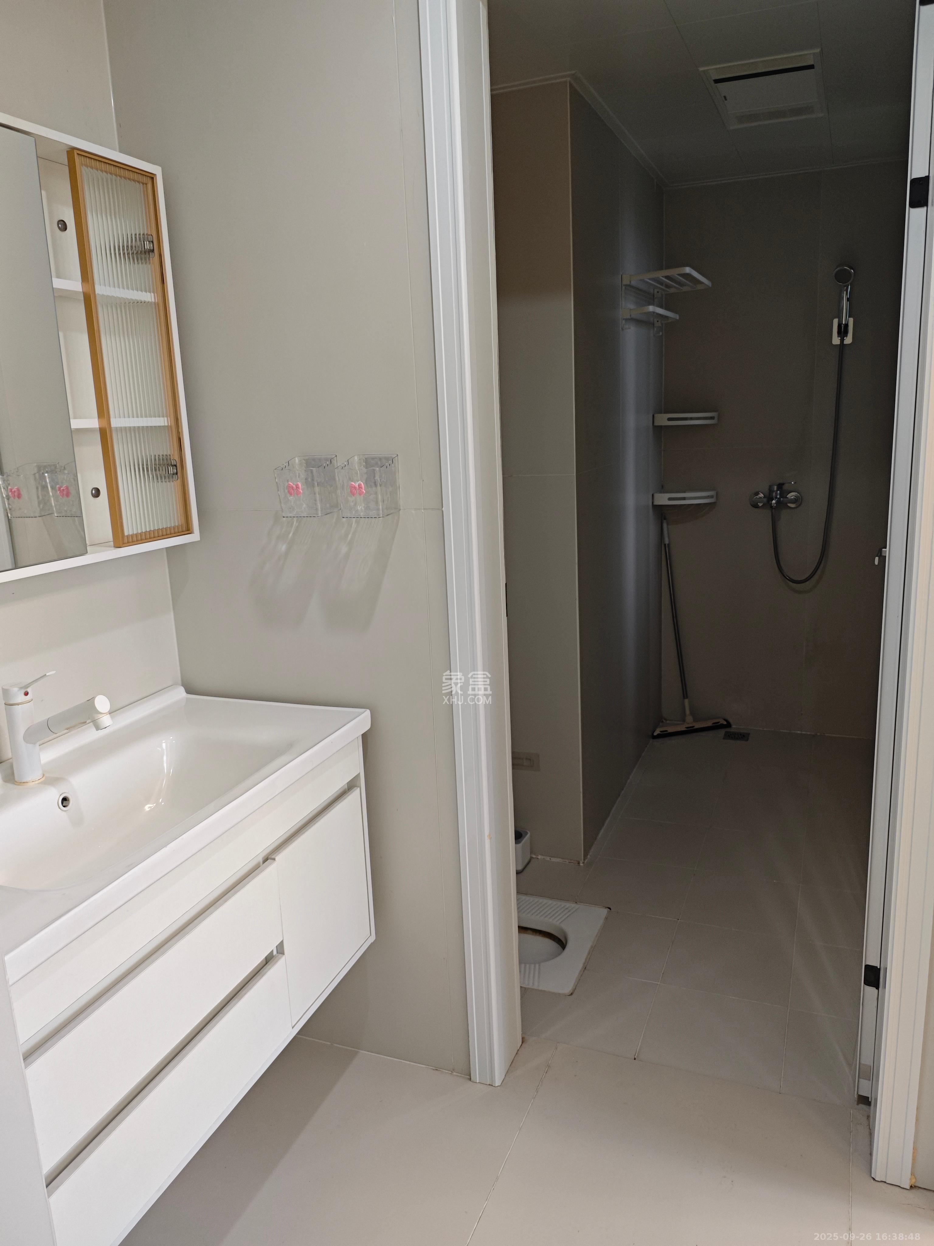 金科景朝集美星宸  3室2厅2卫    2600.0元/月室内图