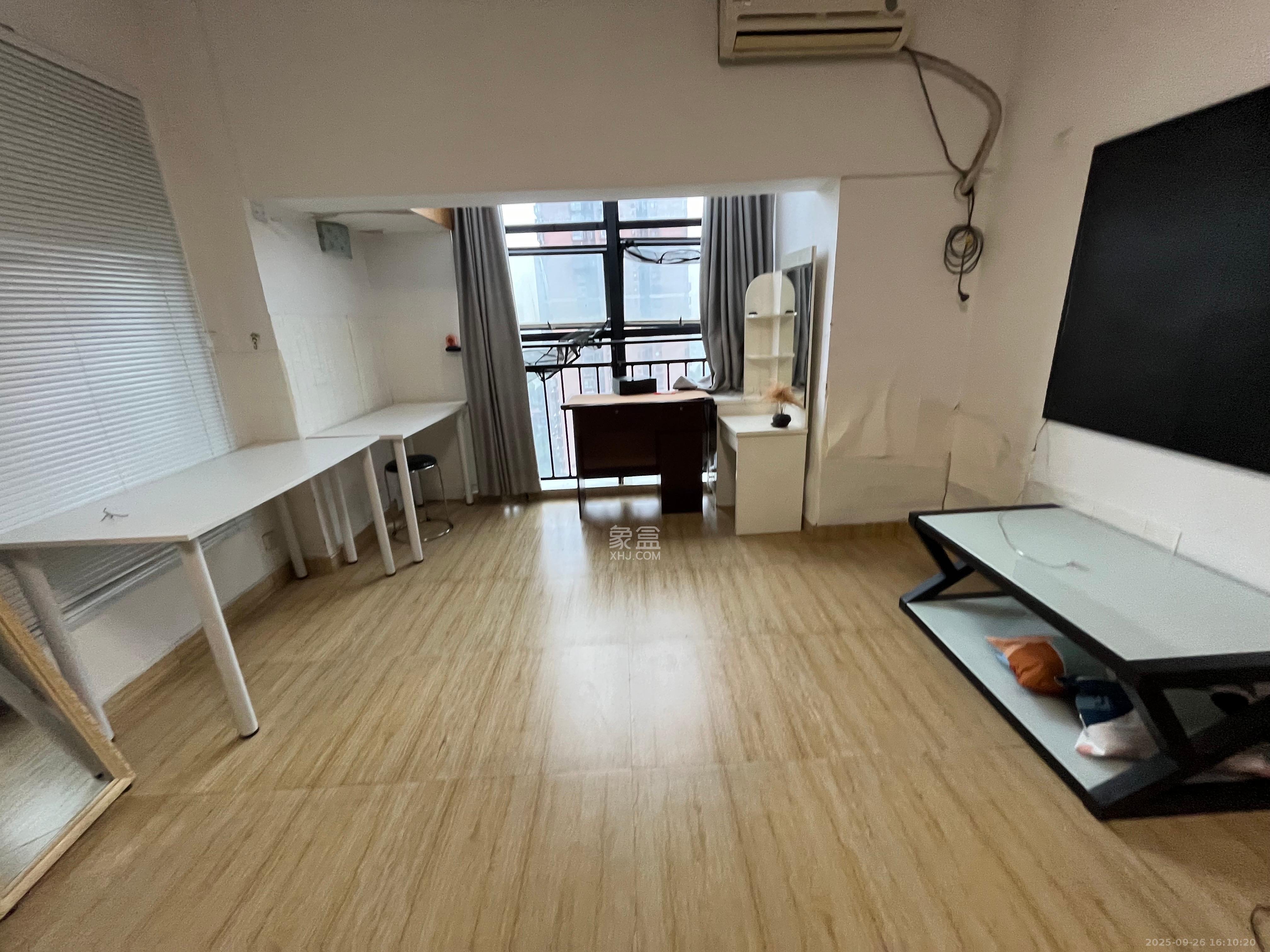 山水华景 1室1厅1卫 1300.00元/月 山水华景 1室1厅1卫 1300.00元/月室内图