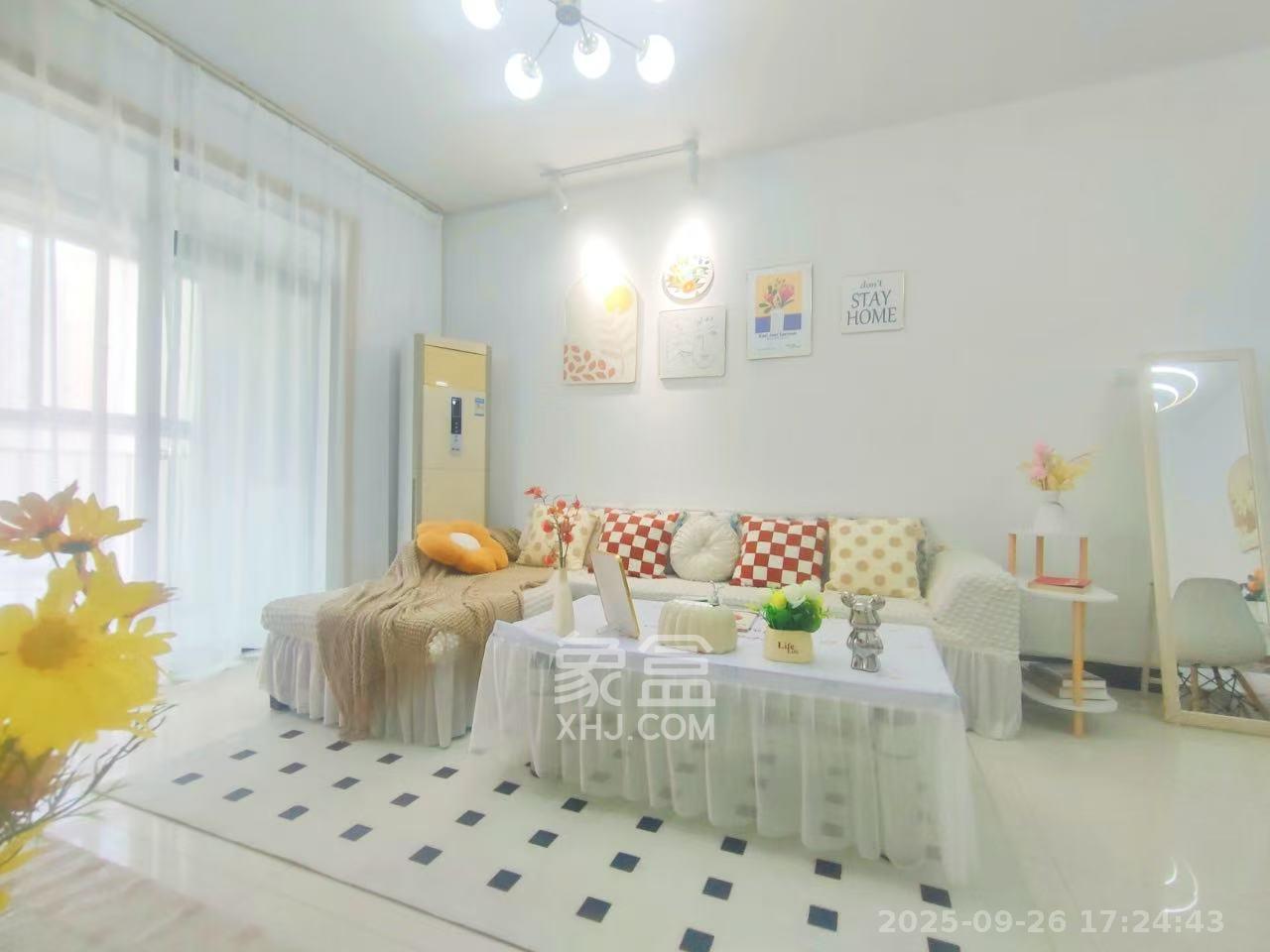 童话里  2室2厅1卫    2000.0元/月室内图