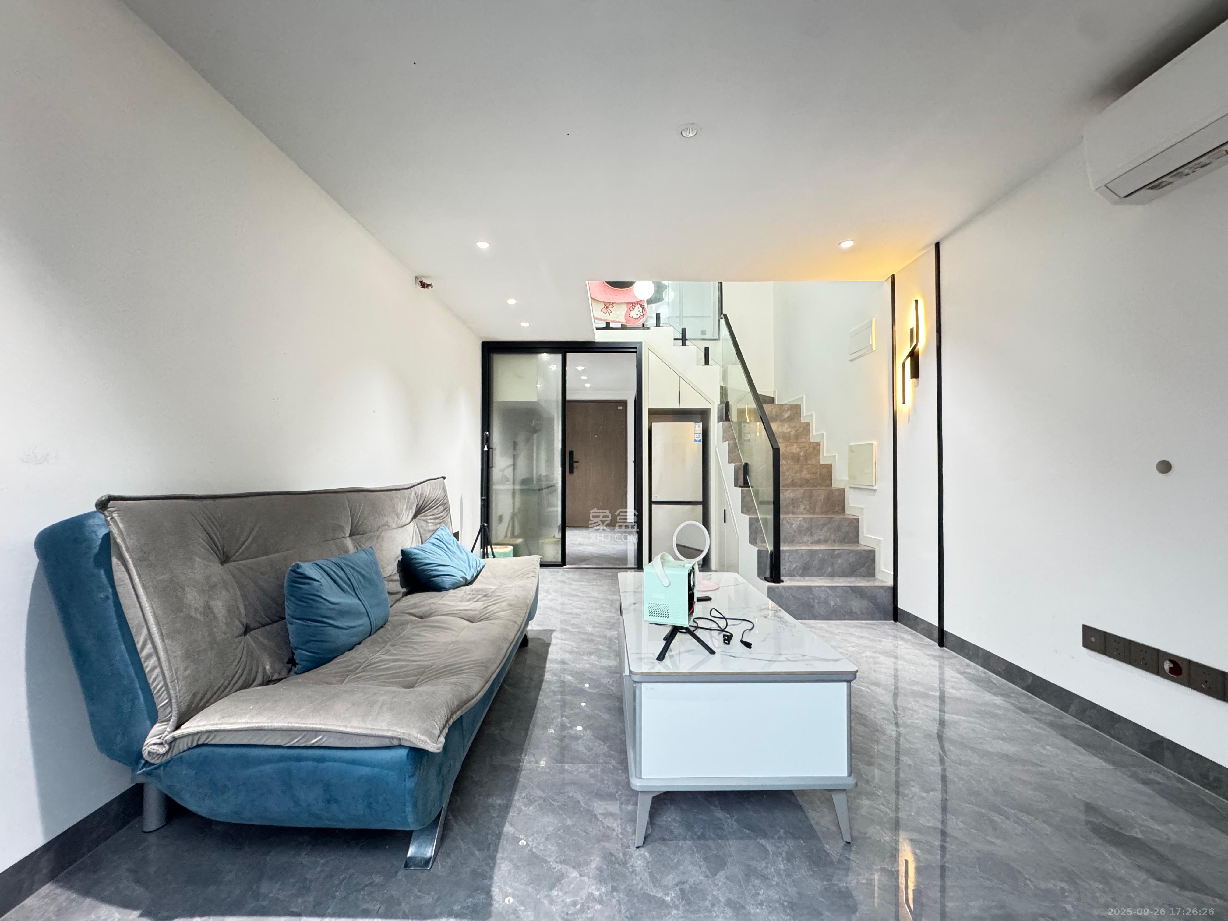 新城悦隽公园  2室1厅1卫    1700.0元/月室内图