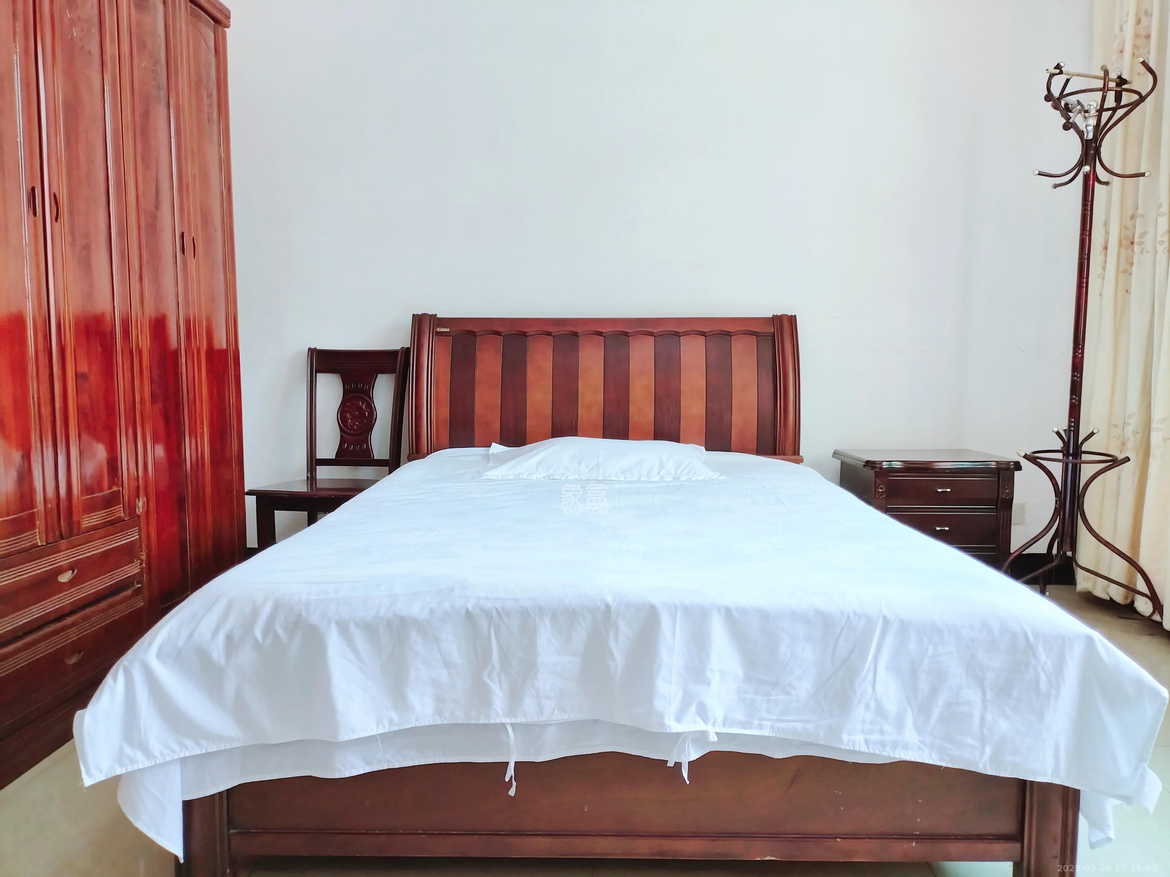 城东安置区(星城社区) 3室2厅1卫 1600.0元/月 城东安置区(星城社区) 3室2厅1卫 1600.0元/月室内图