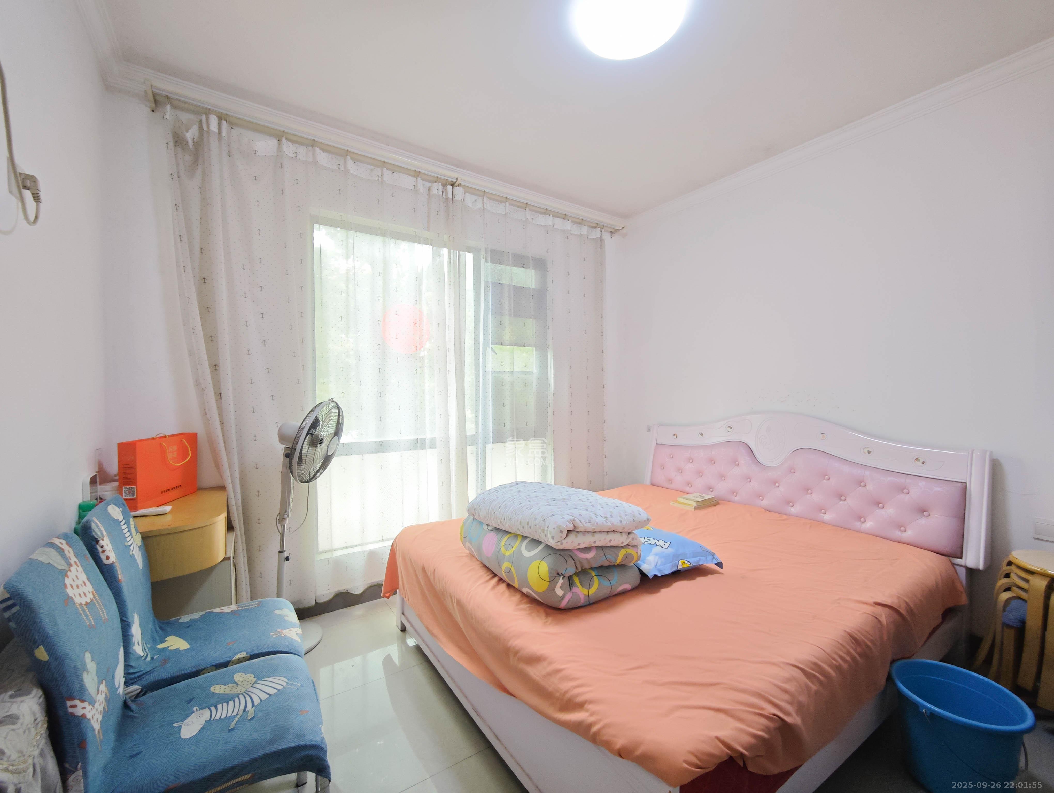 翡翠云天 3室2厅2卫 79.0万 翡翠云天 3室2厅2卫 79.0万卧室