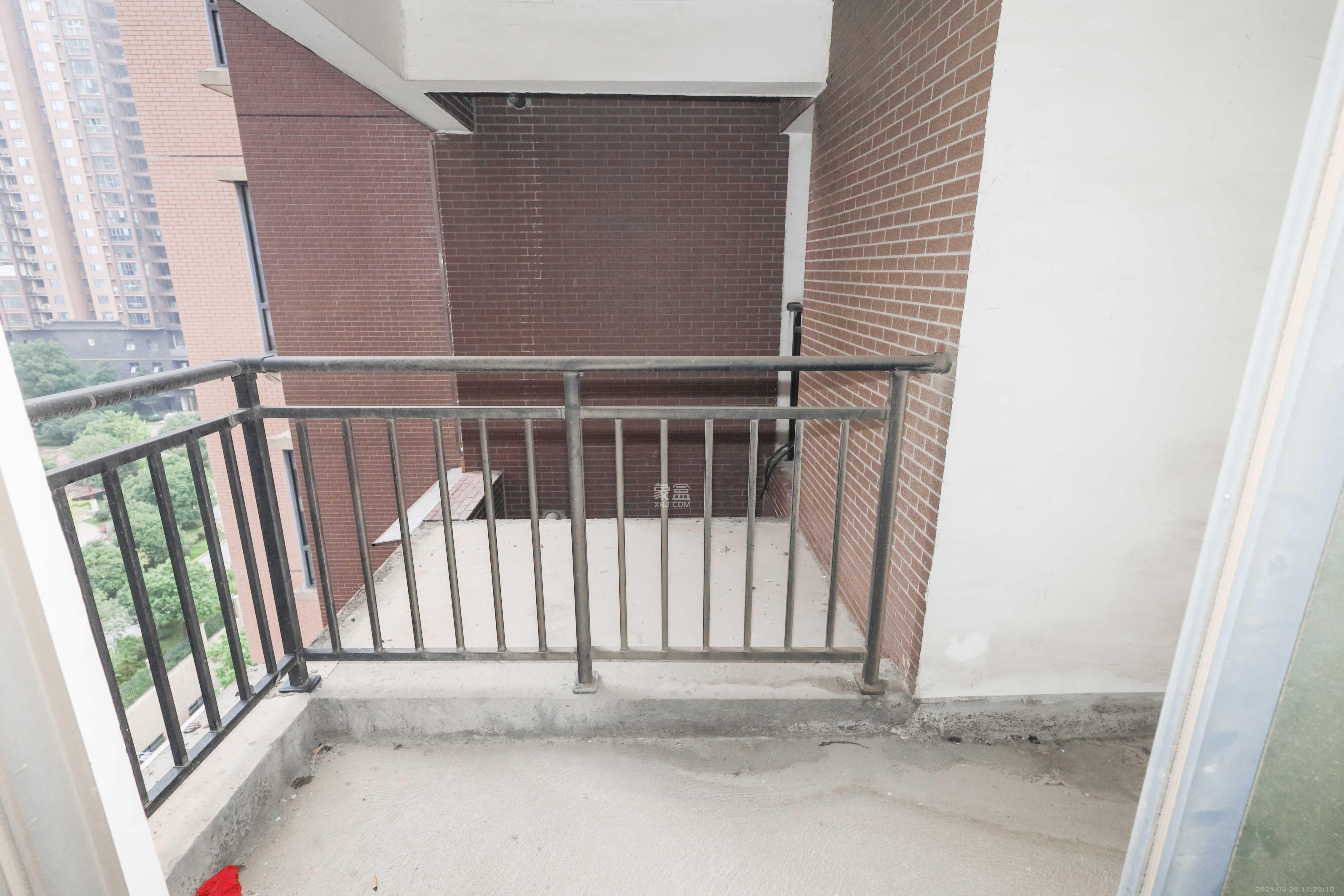 梅溪峰汇(房聚梅溪壹中心) 3室2厅2卫 102.0万 梅溪峰汇(房聚梅溪壹中心) 3室2厅2卫 102.0万阳台