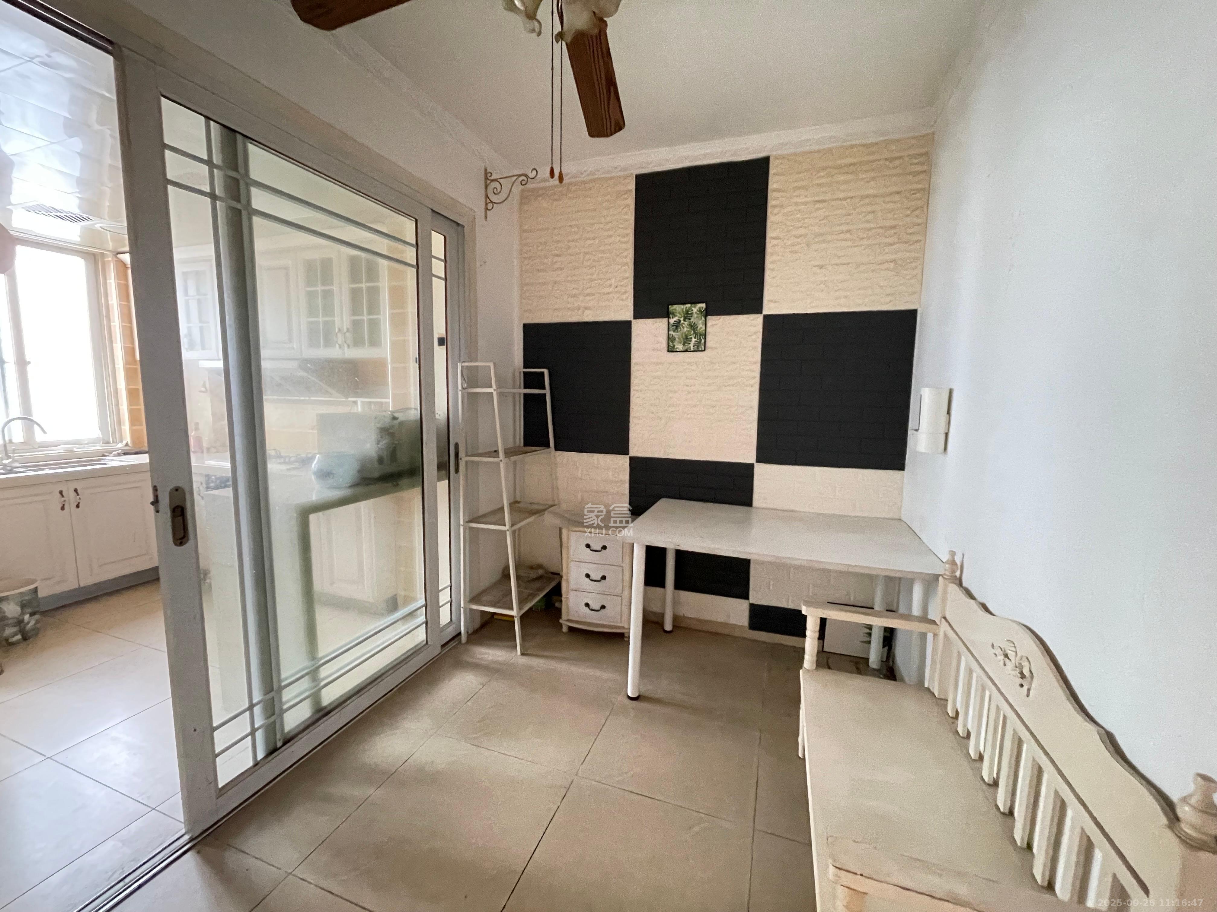 旭日东升 2室1厅1卫 2400.0元/月 旭日东升 2室1厅1卫 2400.0元/月室内图