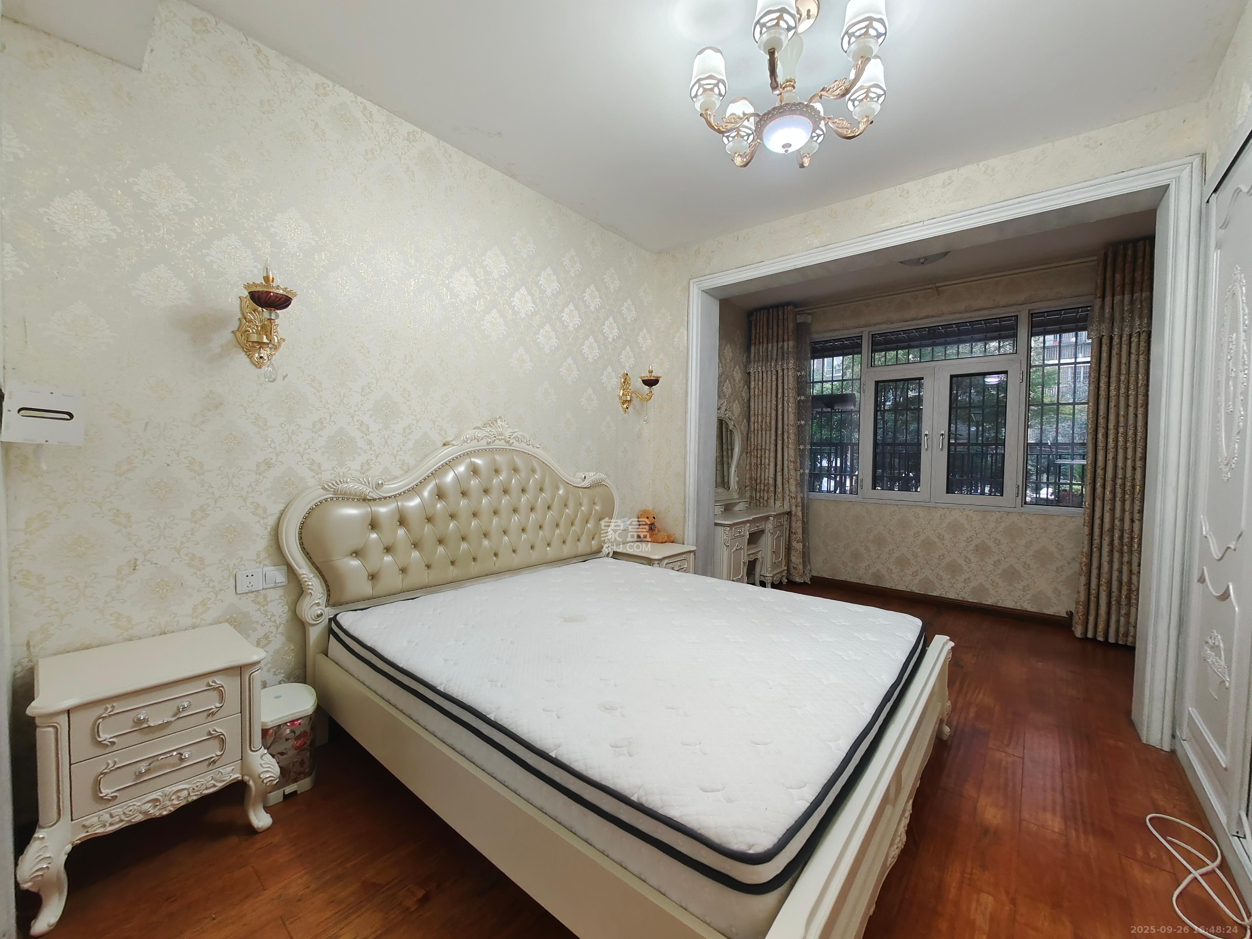 麓山枫情 3室2厅2卫 3200.0元/月 麓山枫情 3室2厅2卫 3200.0元/月室内图