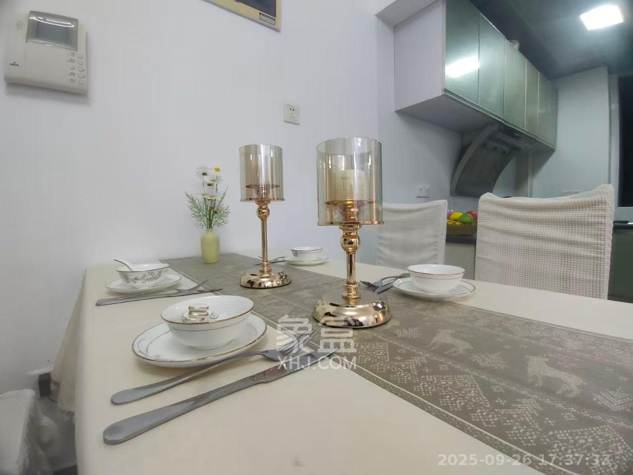 钱隆学府一、二期  2室2厅1卫    2100.0元/月室内图