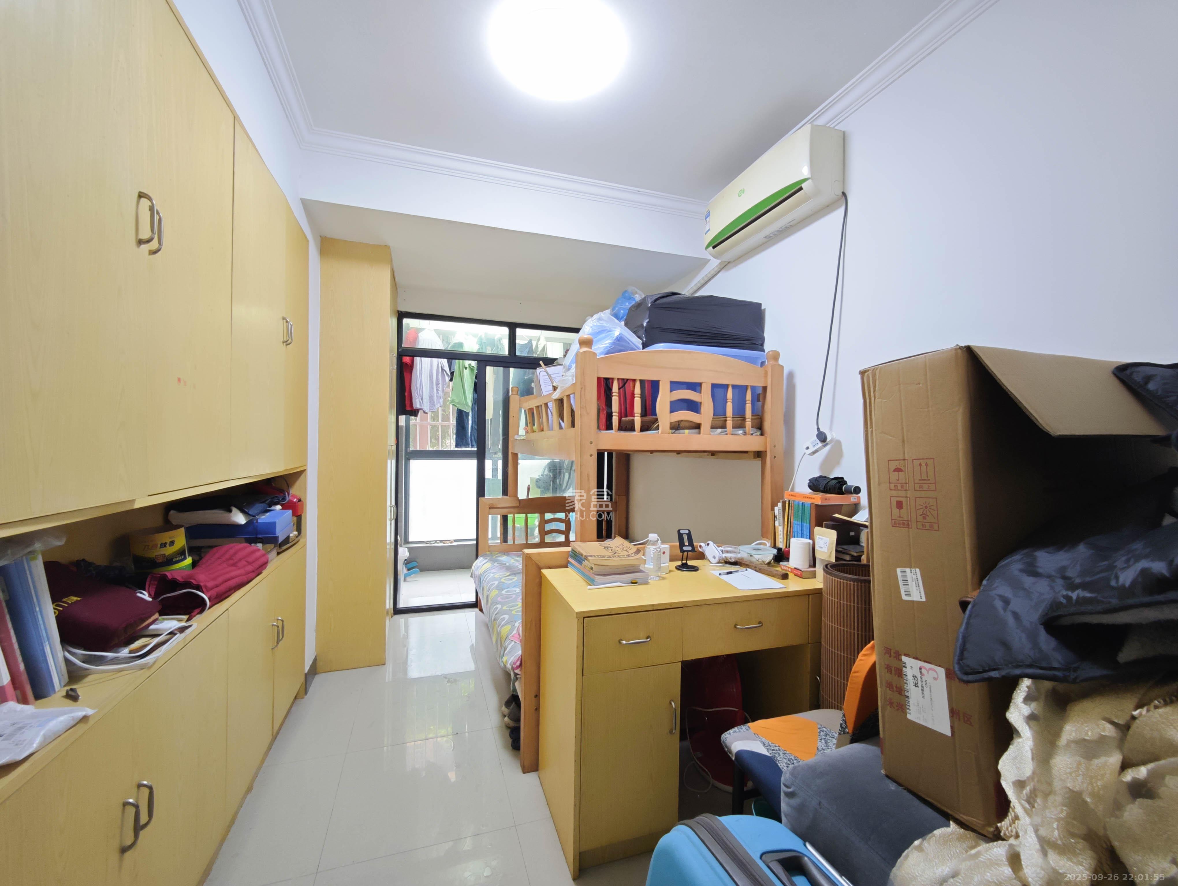 翡翠云天 3室2厅2卫 79.0万 翡翠云天 3室2厅2卫 79.0万卧室