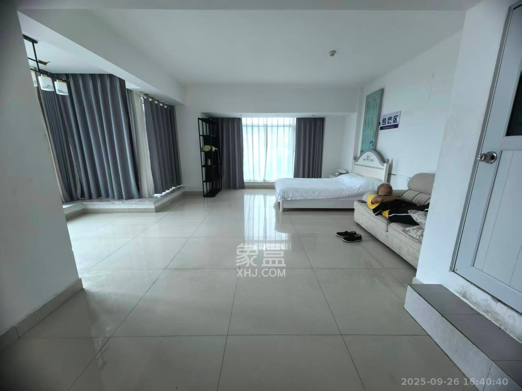 潮宗御苑 1室1厅1卫 3400.0元/月 潮宗御苑 1室1厅1卫 3400.0元/月室内图