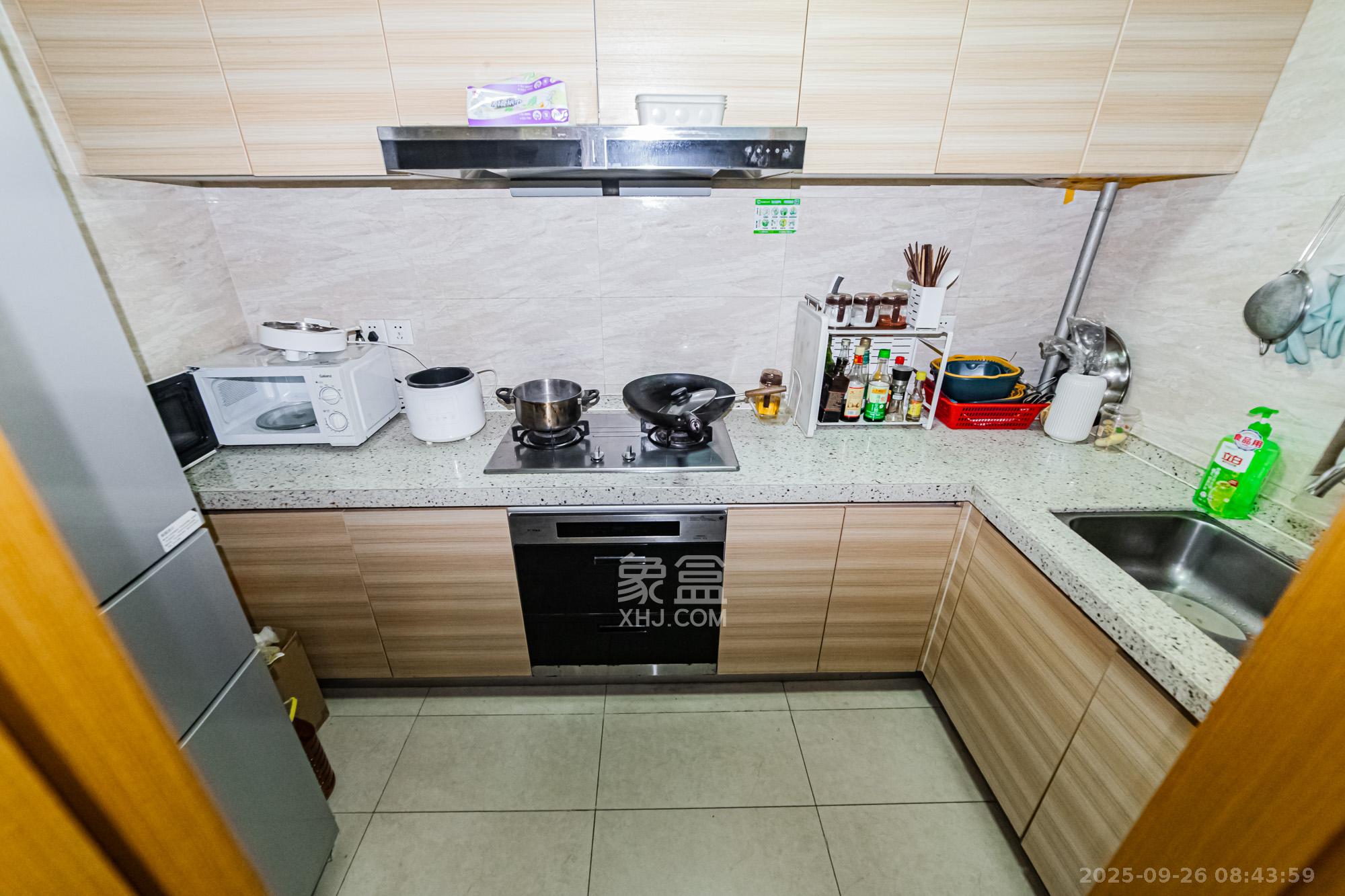 珠江郦城公园1号 2室2厅1卫 90.0万 珠江郦城公园1号 2室2厅1卫 90.0万厨房