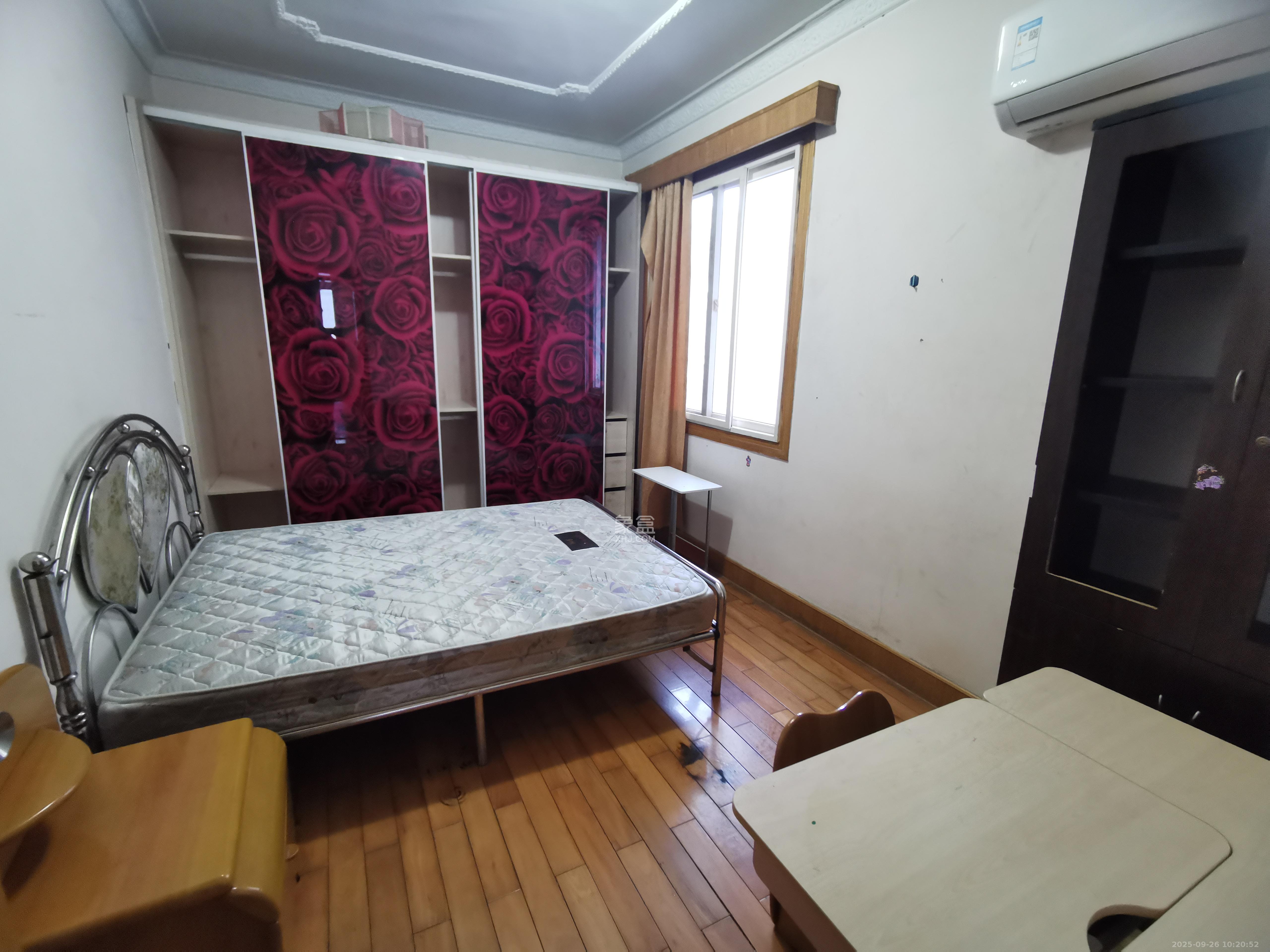 市政府小区（凤凰台巷66号）  3室2厅1卫    2900.0元/月室内图