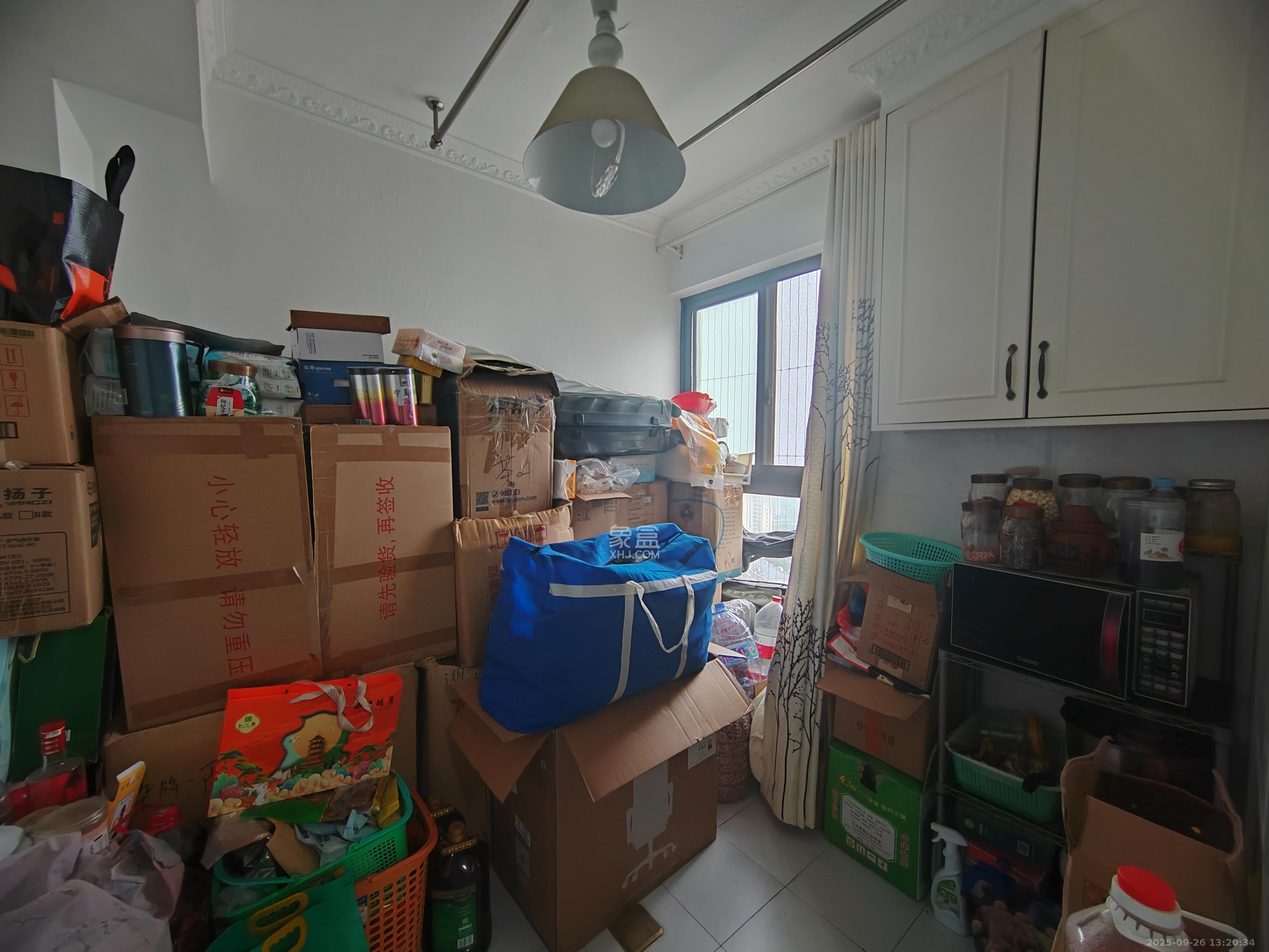 绿地中央广场 3室2厅1卫 3300.0元/月 绿地中央广场 3室2厅1卫 3300.0元/月室内图