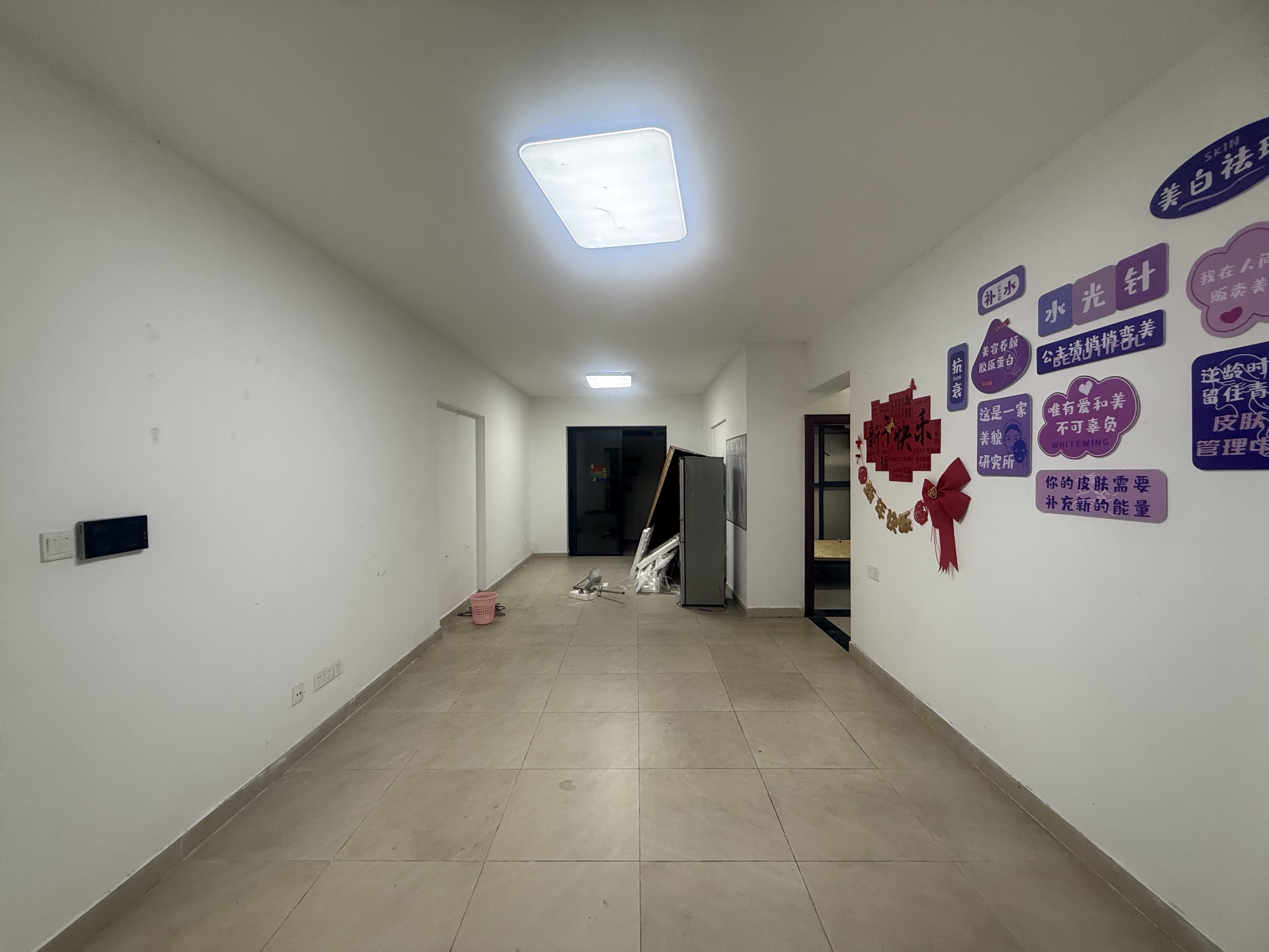 和信广场 3室2厅1卫 2500.0元/月 和信广场 3室2厅1卫 2500.0元/月室内图