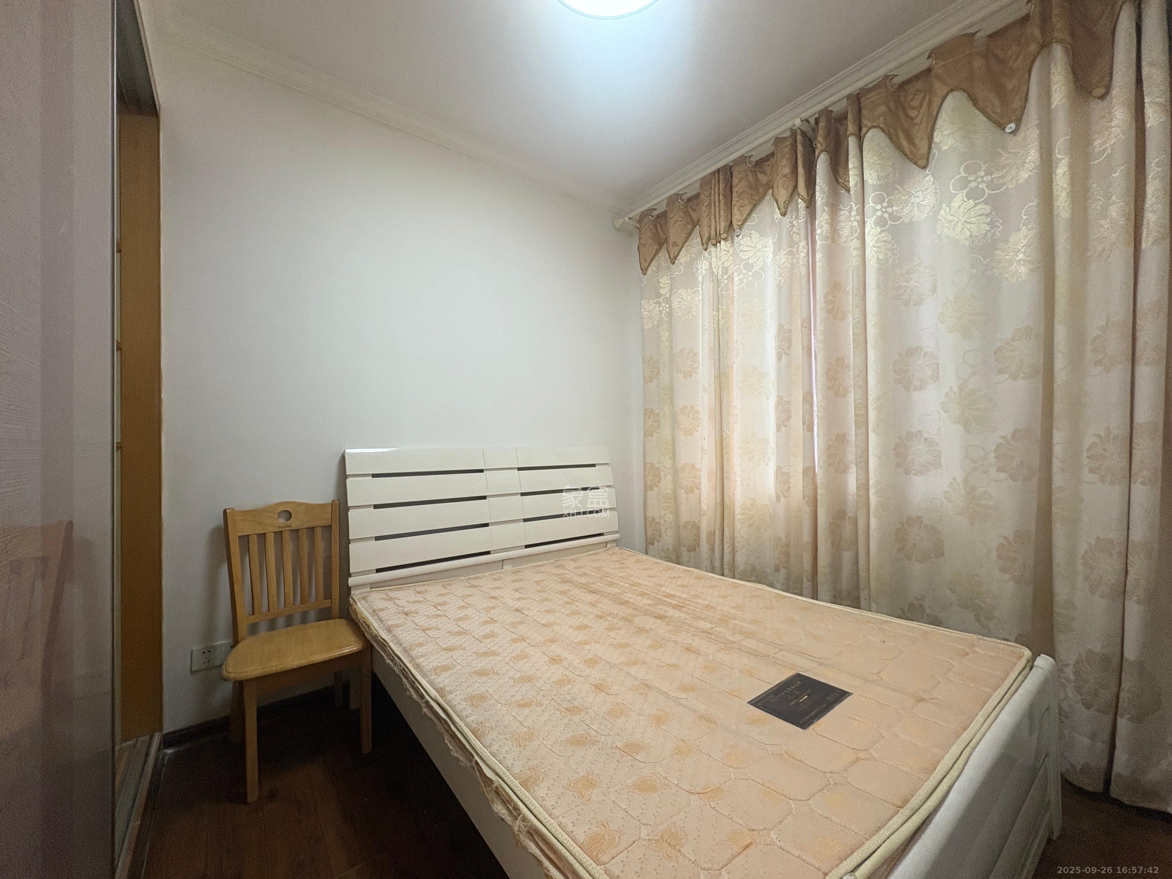 筑梦佳园  3室2厅1卫    1800.0元/月室内图