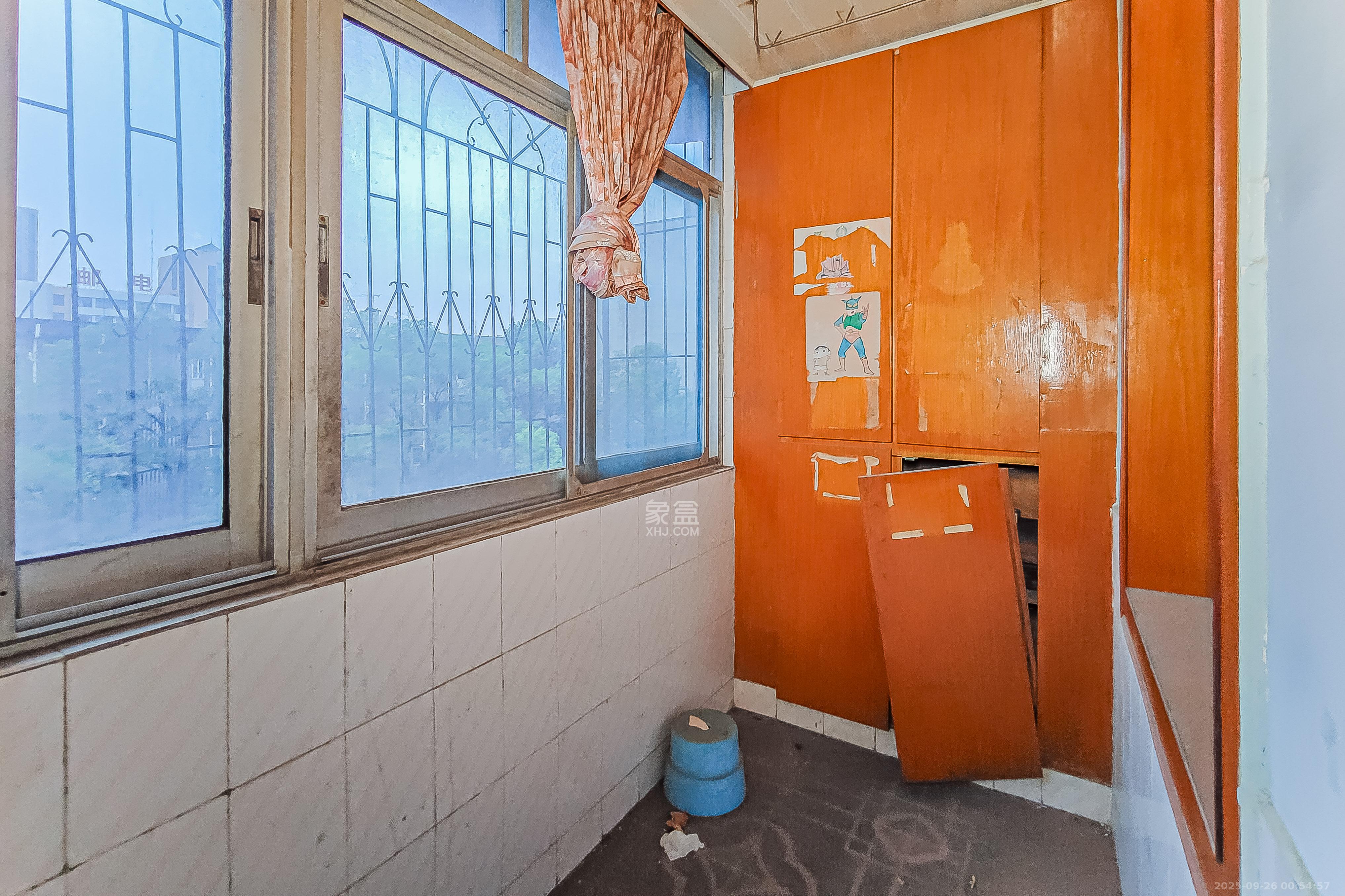 古堆山小区国家电网宿舍  2室1厅1卫    29.8万阳台