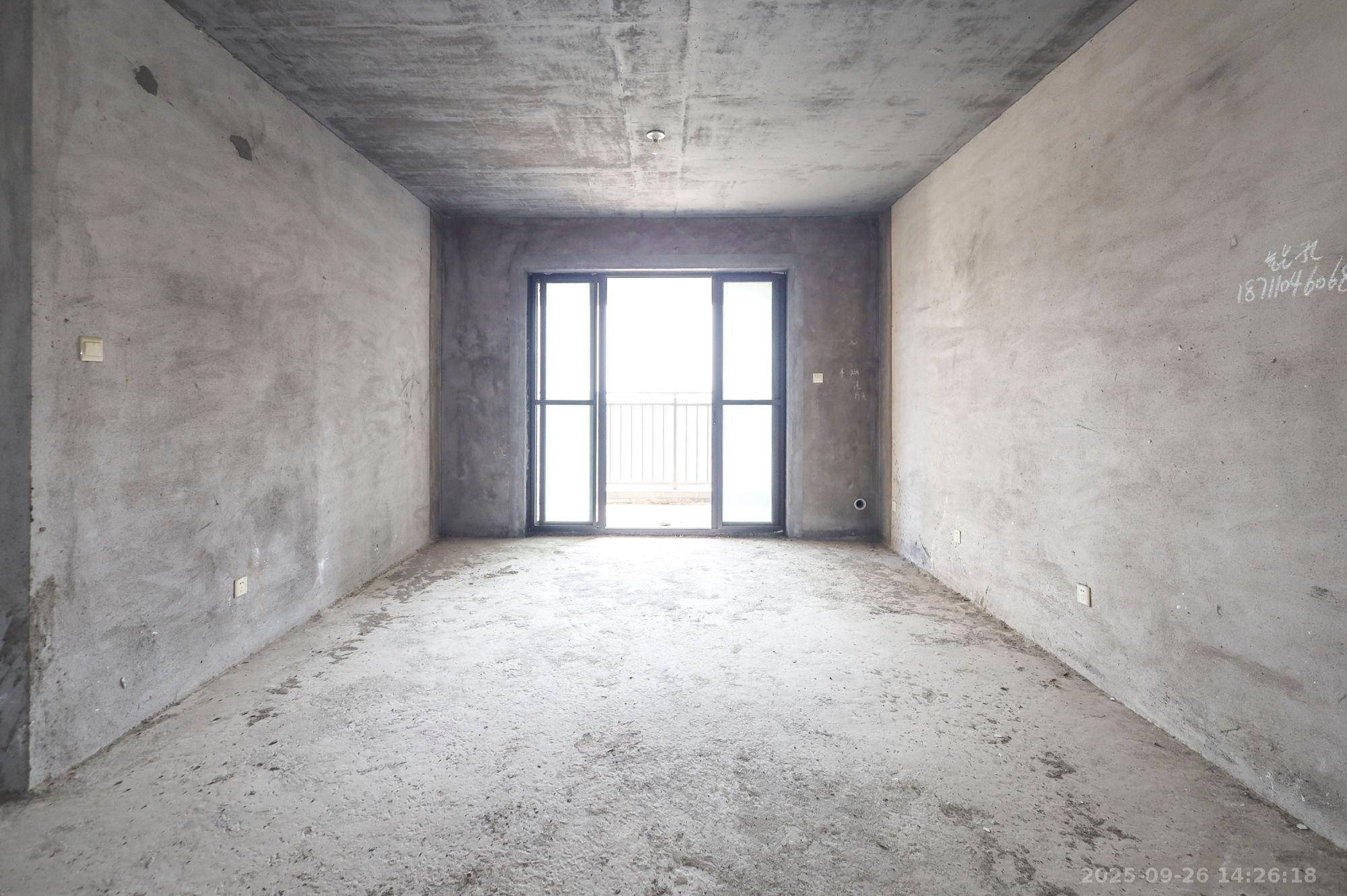 湘诚德峰小区A区 3室2厅1卫 1000.0元/月 湘诚德峰小区A区 3室2厅1卫 1000.0元/月室内图