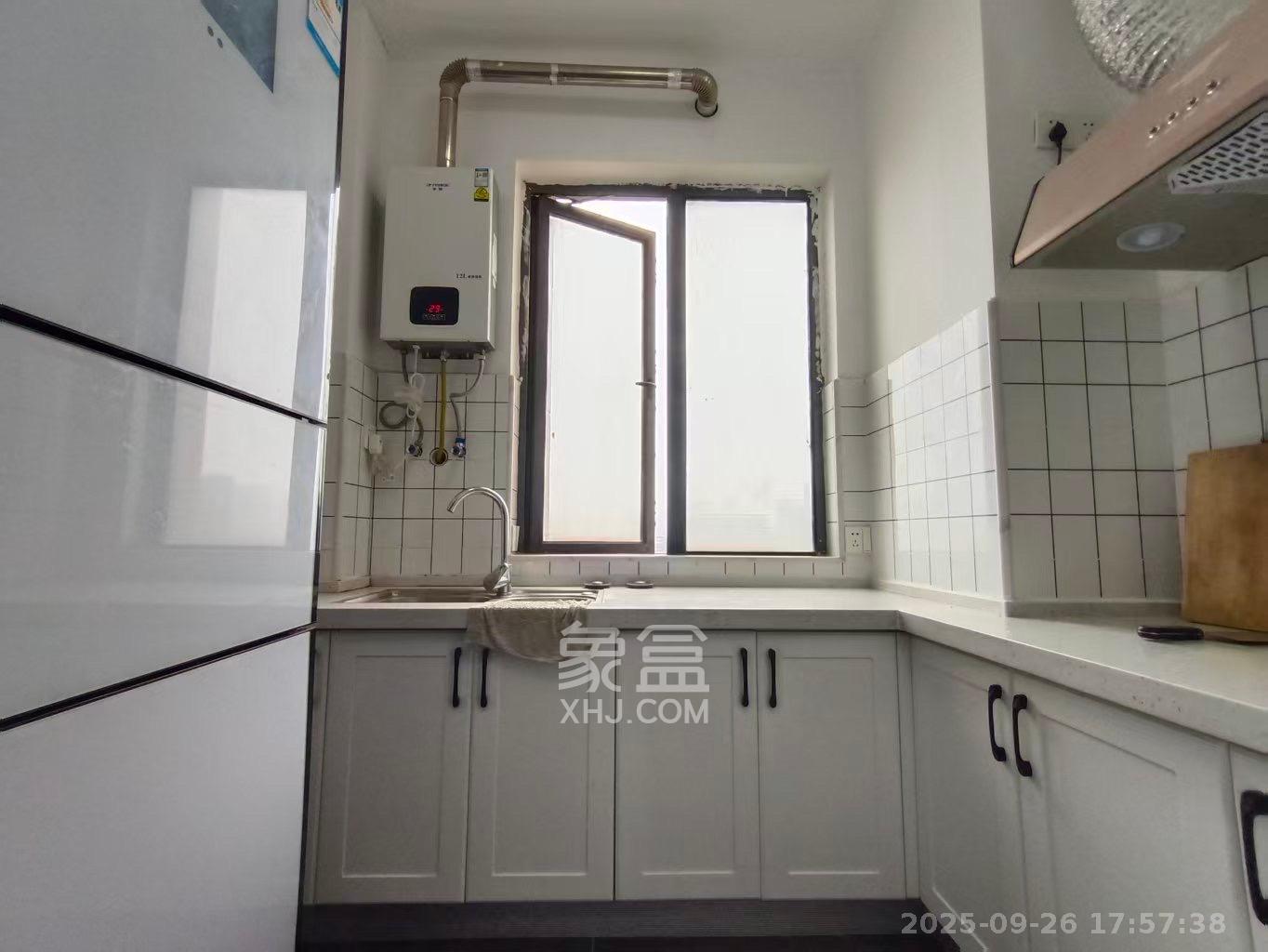 荣盛花语馨苑 4室2厅2卫 2800.0元/月 荣盛花语馨苑 4室2厅2卫 2800.0元/月室内图