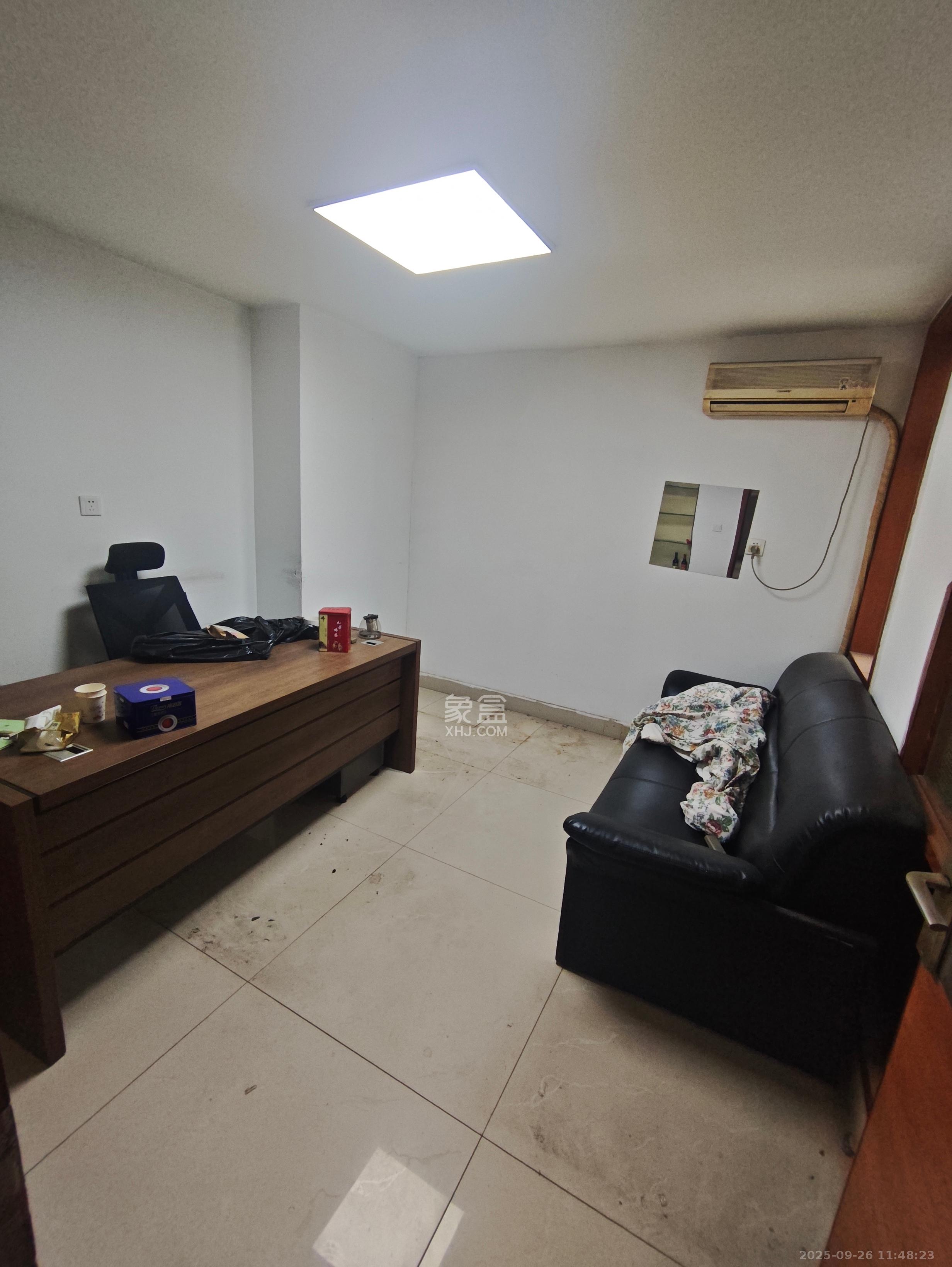 联合商厦 1室1厅1卫 10000.0元/月 联合商厦 1室1厅1卫 10000.0元/月室内图