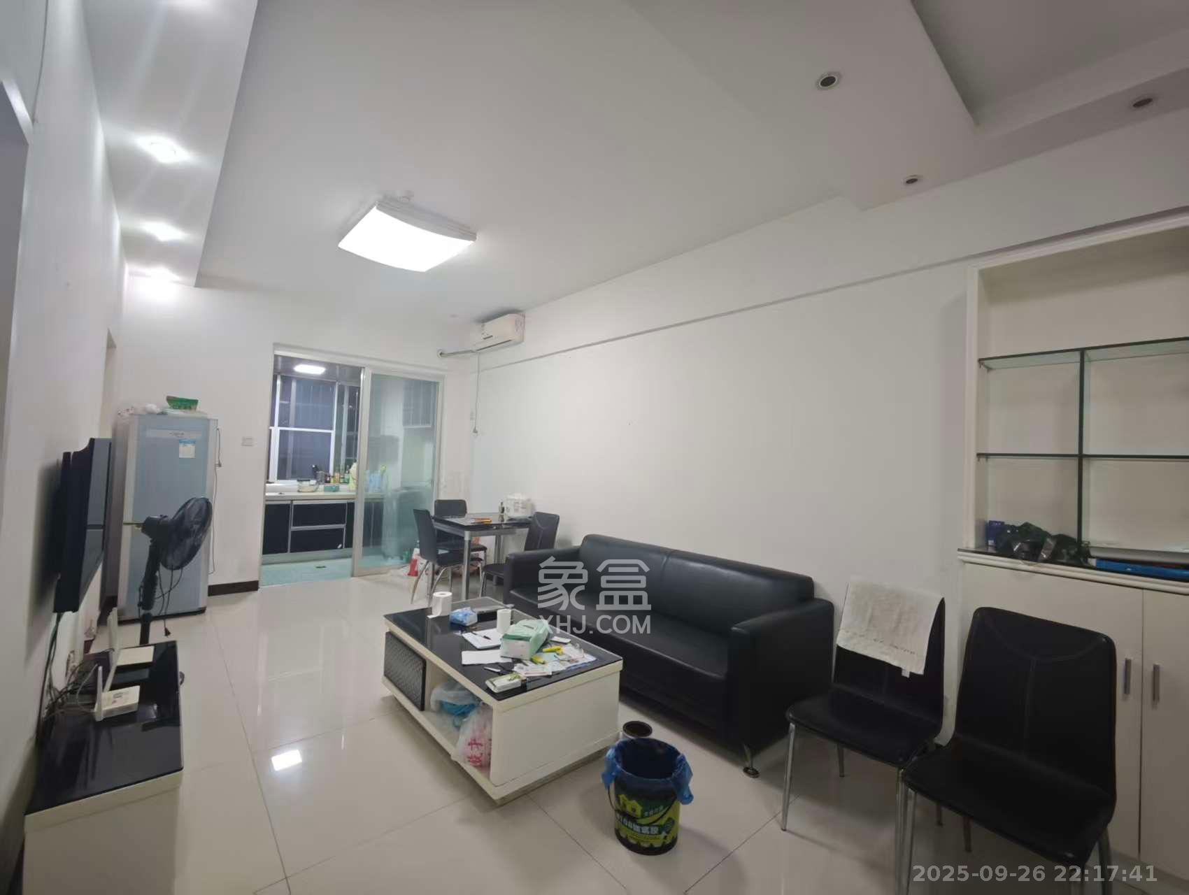 观湖公寓 2室1厅1卫 2200.0元/月 观湖公寓 2室1厅1卫 2200.0元/月室内图