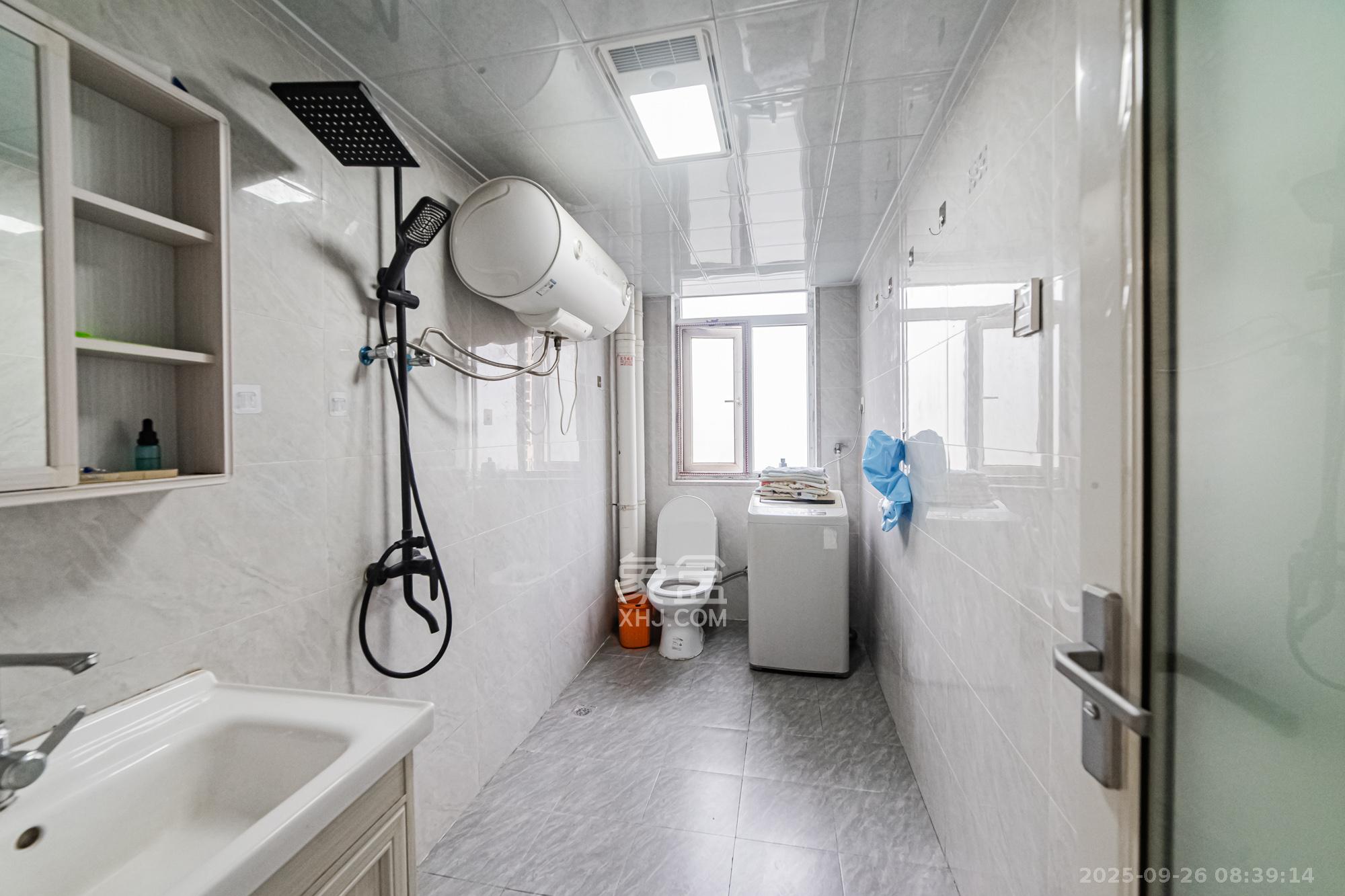 万国城(当代满庭春MOMA)一期 3室2厅2卫 92.0万 万国城(当代满庭春MOMA)一期 3室2厅2卫 92.0万卫生间