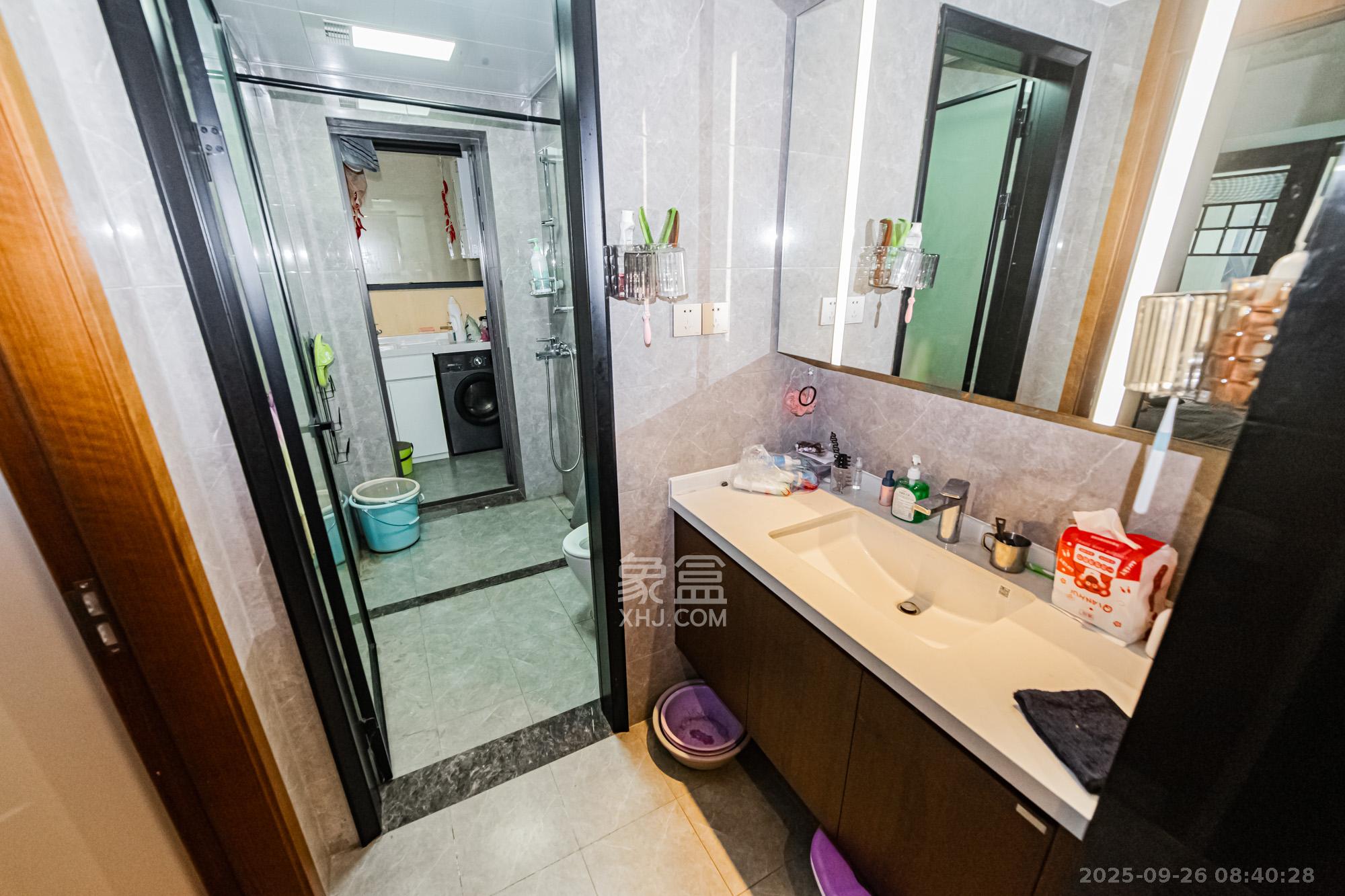 北辰瀚江府  3室2厅2卫    289.0万卫生间