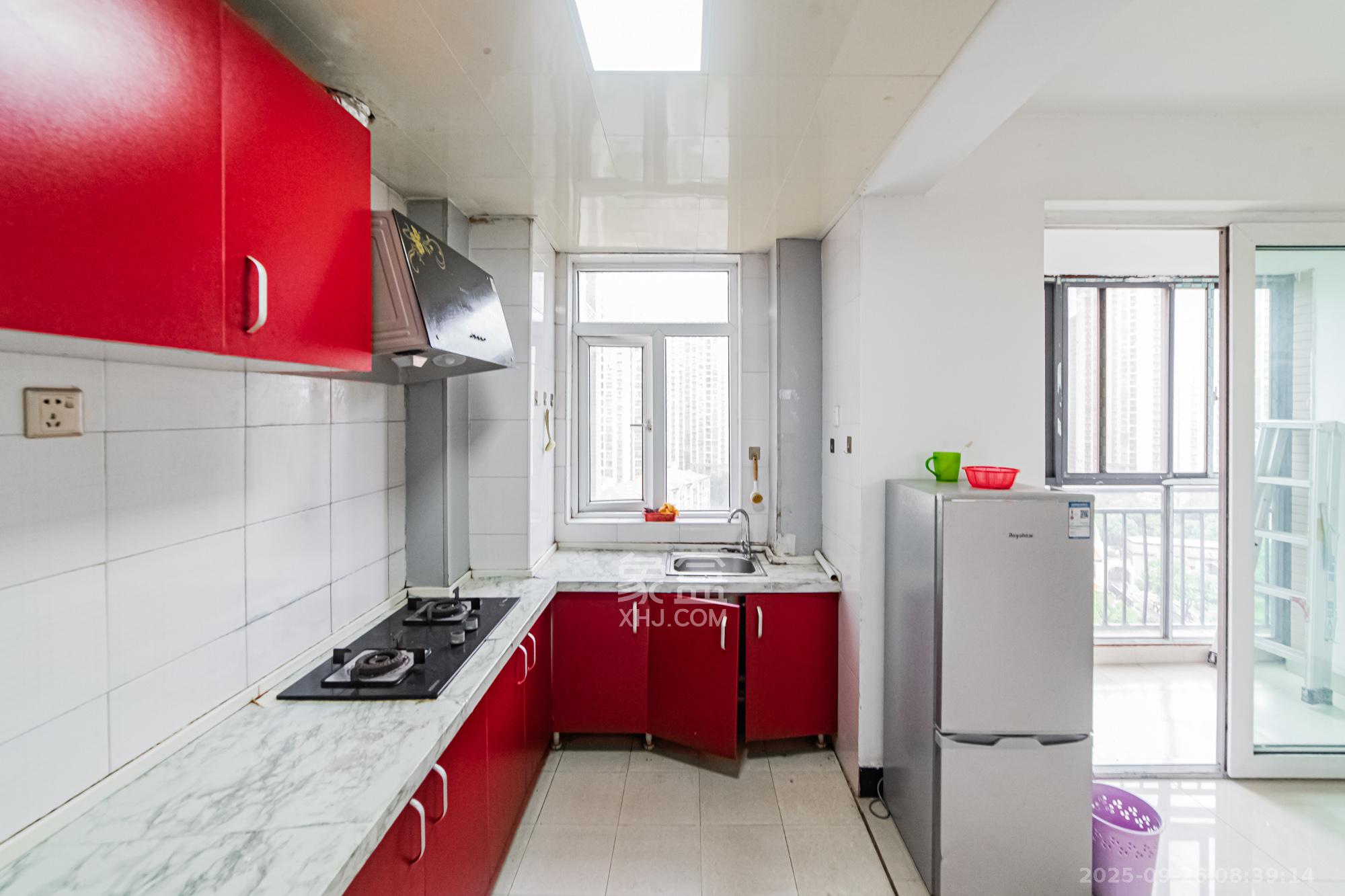 万国城(当代满庭春MOMA)一期 3室2厅2卫 92.0万 万国城(当代满庭春MOMA)一期 3室2厅2卫 92.0万厨房