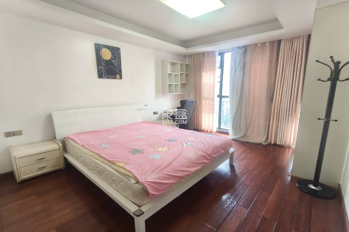 山水印象 3室2厅2卫 2300.0元/月 山水印象 3室2厅2卫 2300.0元/月室内图