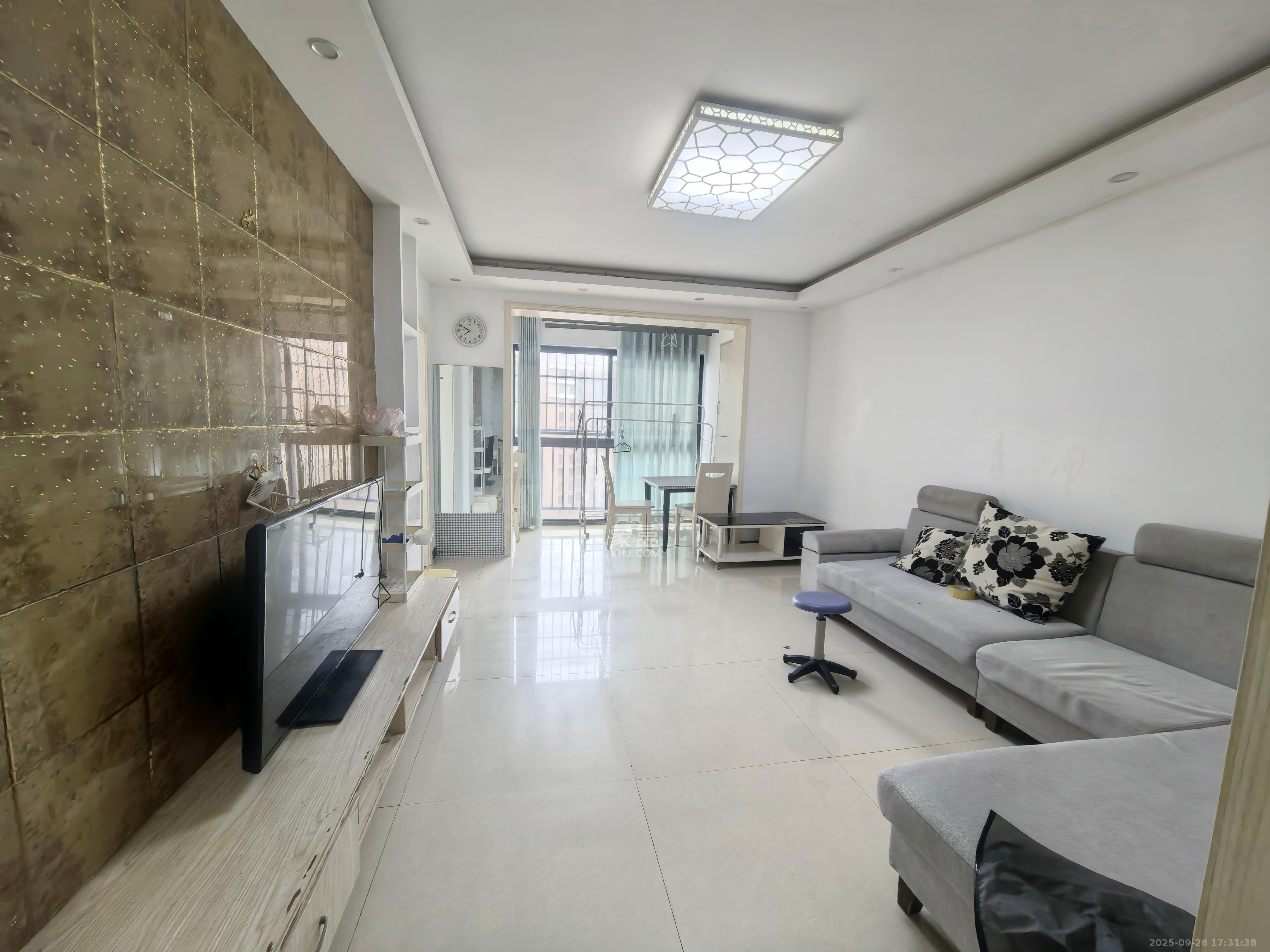 三一街区 3室2厅1卫 1600.0元/月 三一街区 3室2厅1卫 1600.0元/月室内图