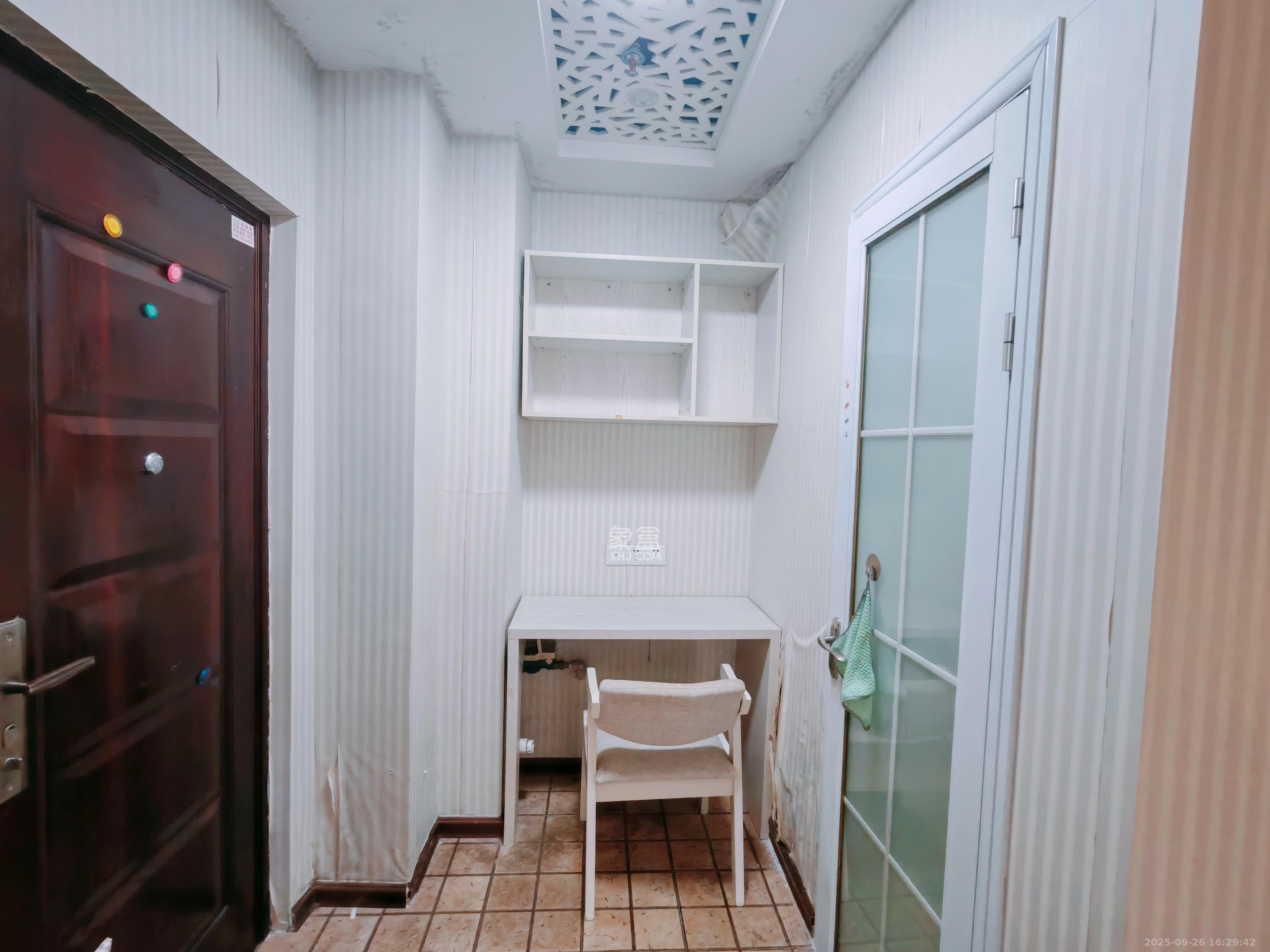 绿地中央广场 1室0厅1卫 1300.0元/月 绿地中央广场 1室0厅1卫 1300.0元/月室内图