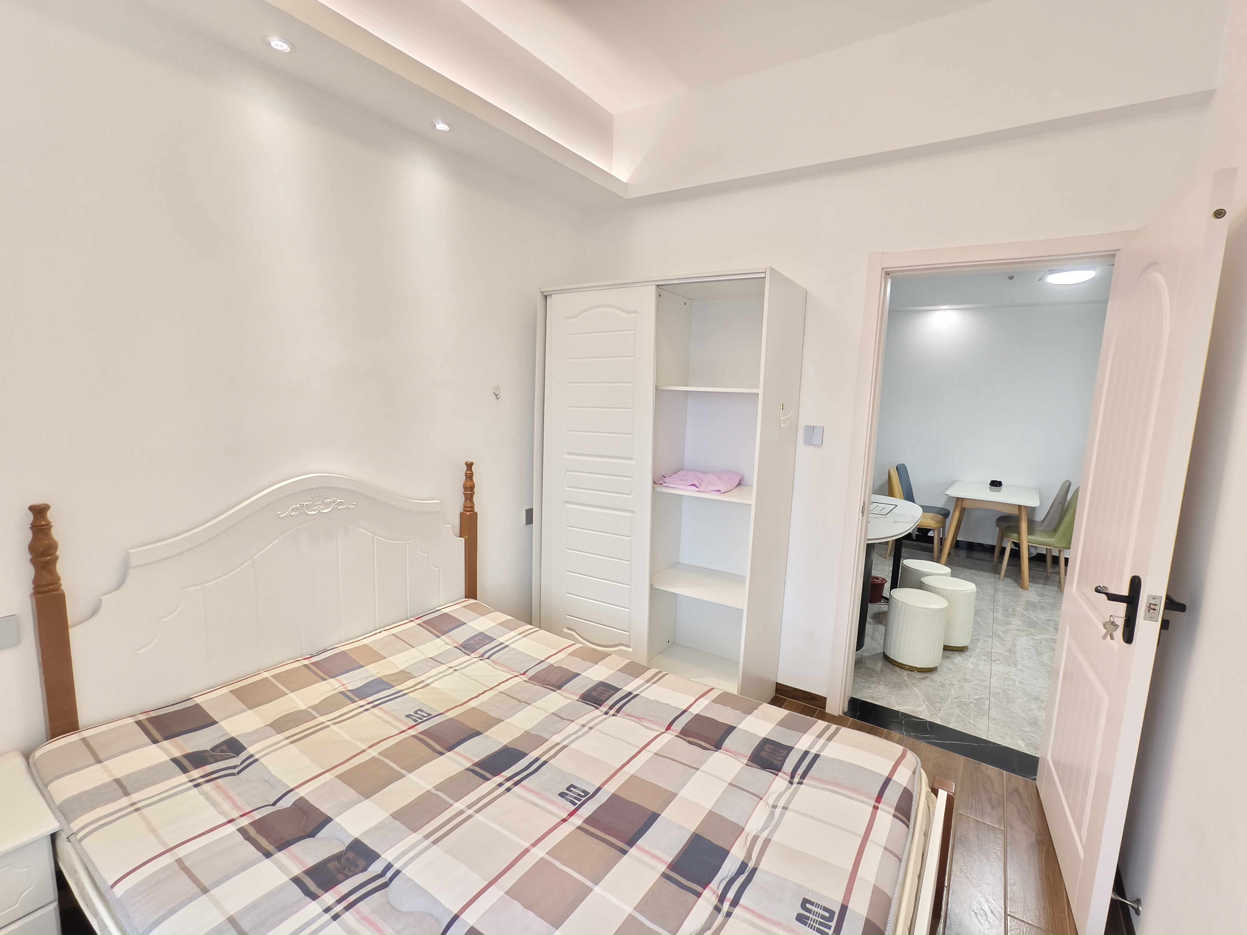 华润中心 2室2厅1卫 4000.0元/月 华润中心 2室2厅1卫 4000.0元/月室内图