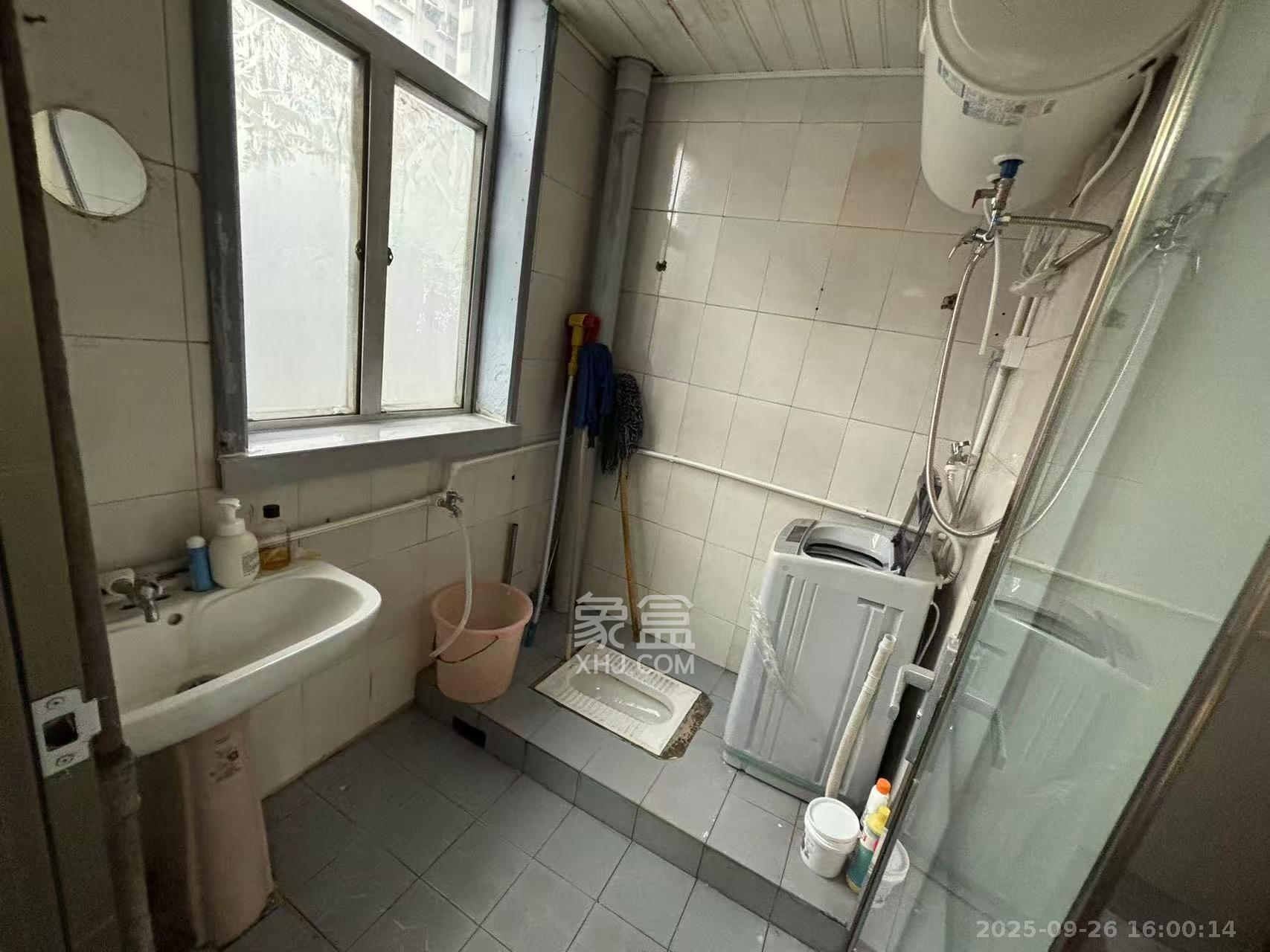 新运公寓  3室2厅1卫    2000.0元/月 新运公寓  3室2厅1卫    2000.0元/月室内图